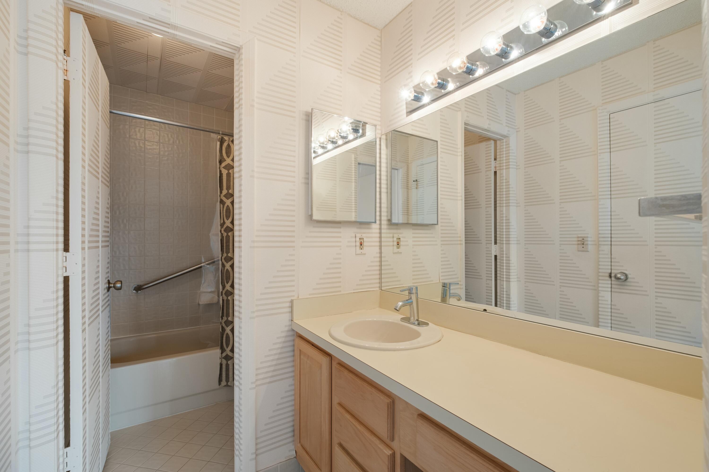 3046 Lucerne Park Drive 5621