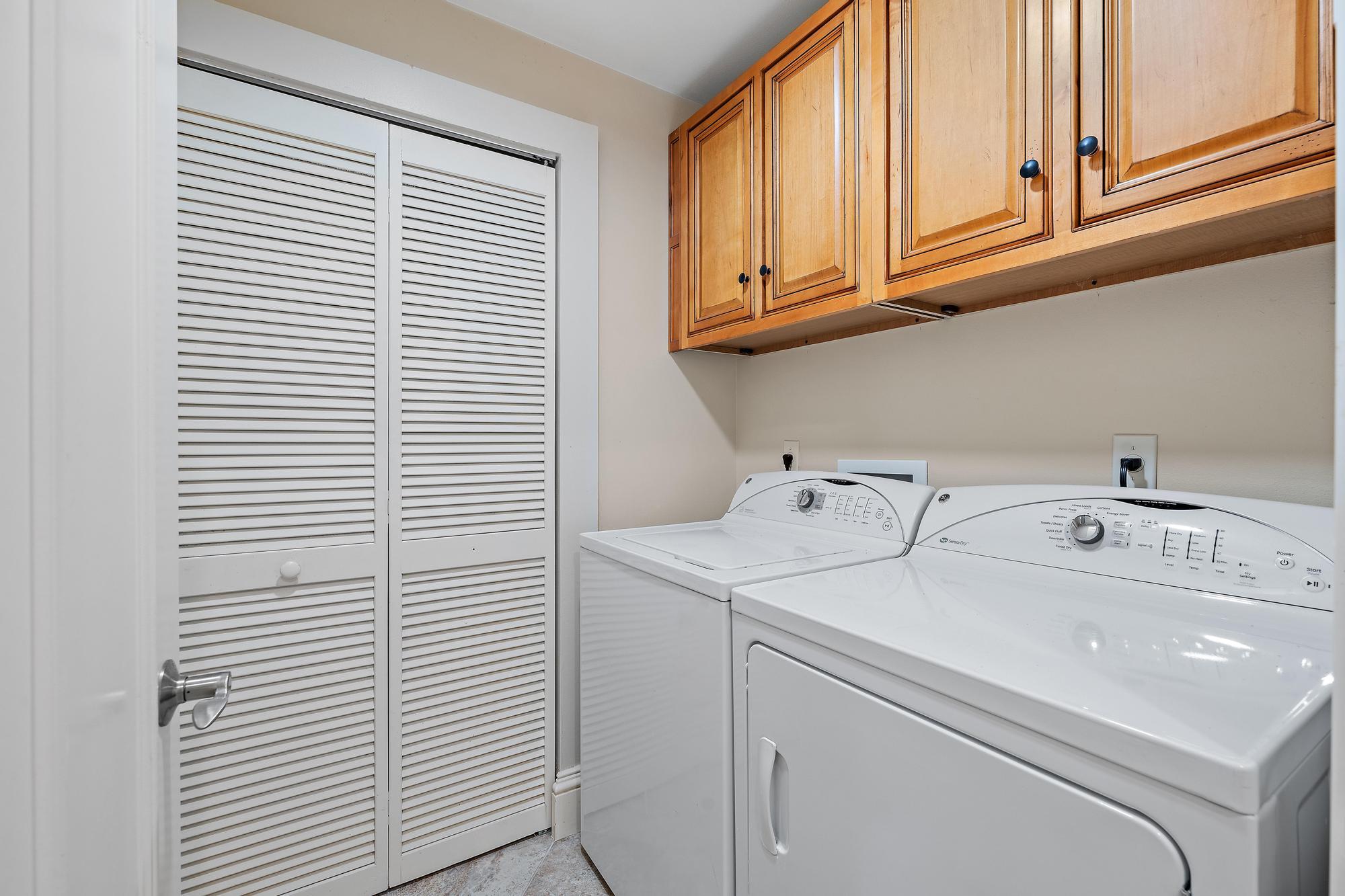 1504 Captains Way