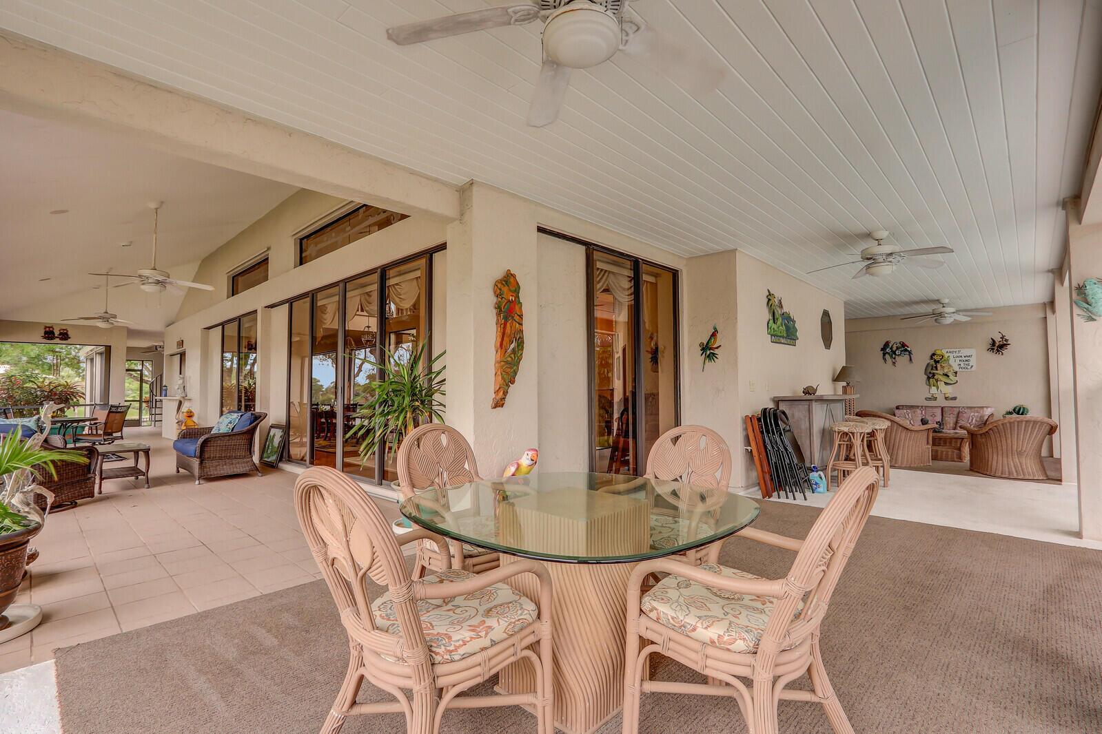 5528 SW Anhinga Avenue