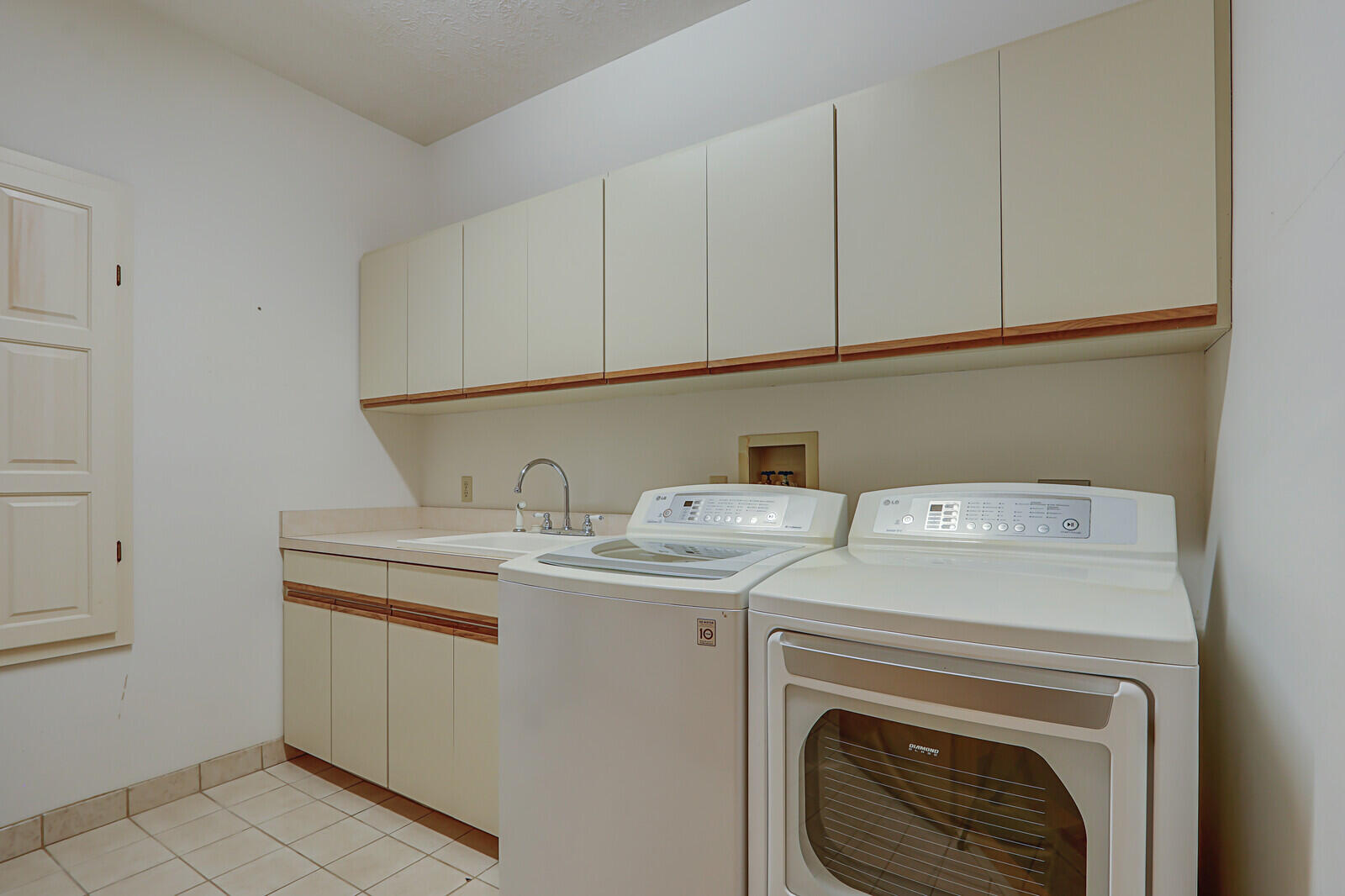 5528 SW Anhinga Avenue