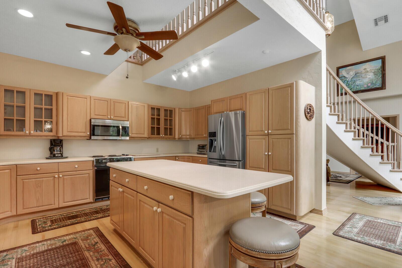 5528 SW Anhinga Avenue