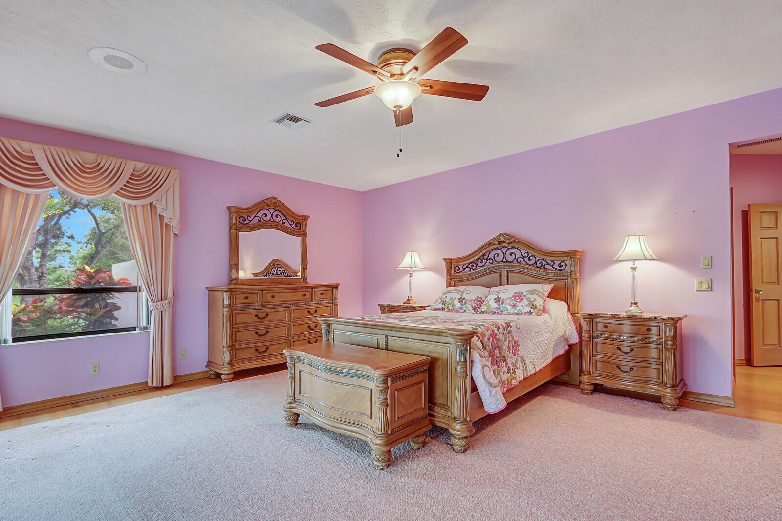 5528 SW Anhinga Avenue