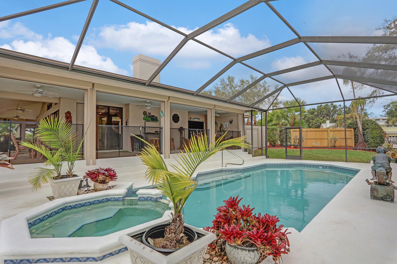 5528 SW Anhinga Avenue