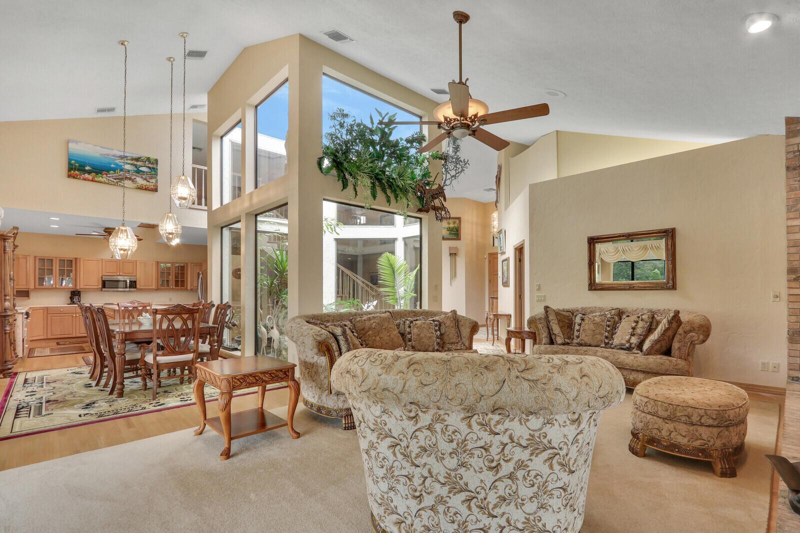 5528 SW Anhinga Avenue