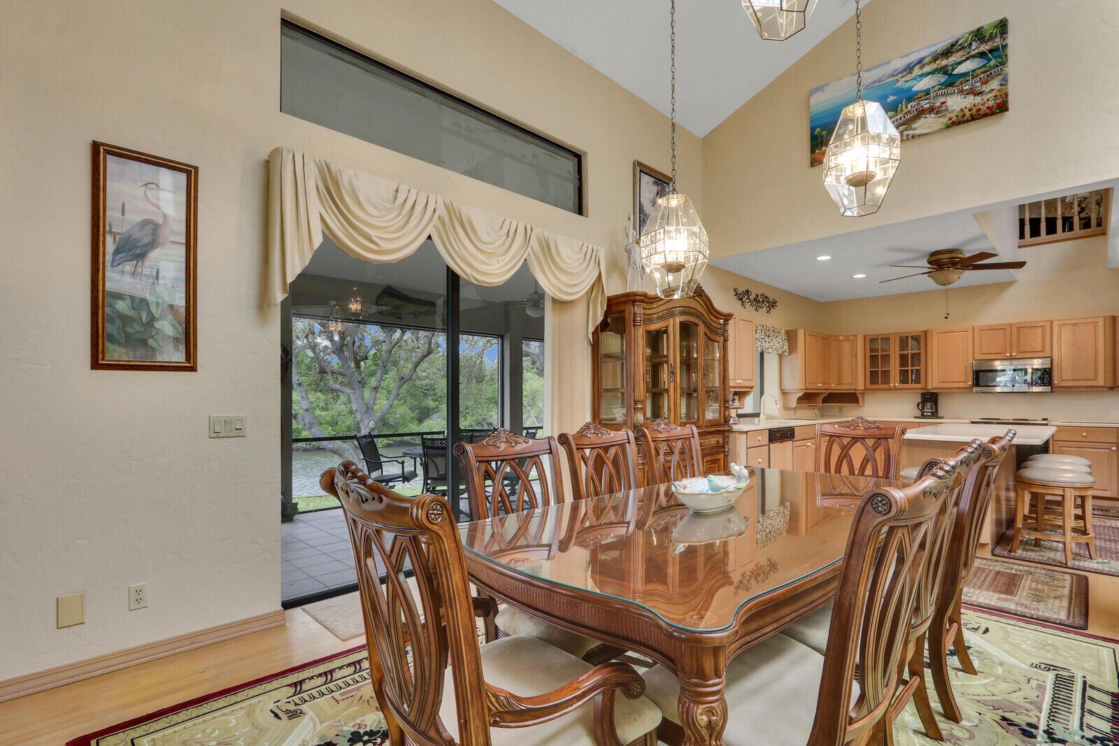 5528 SW Anhinga Avenue