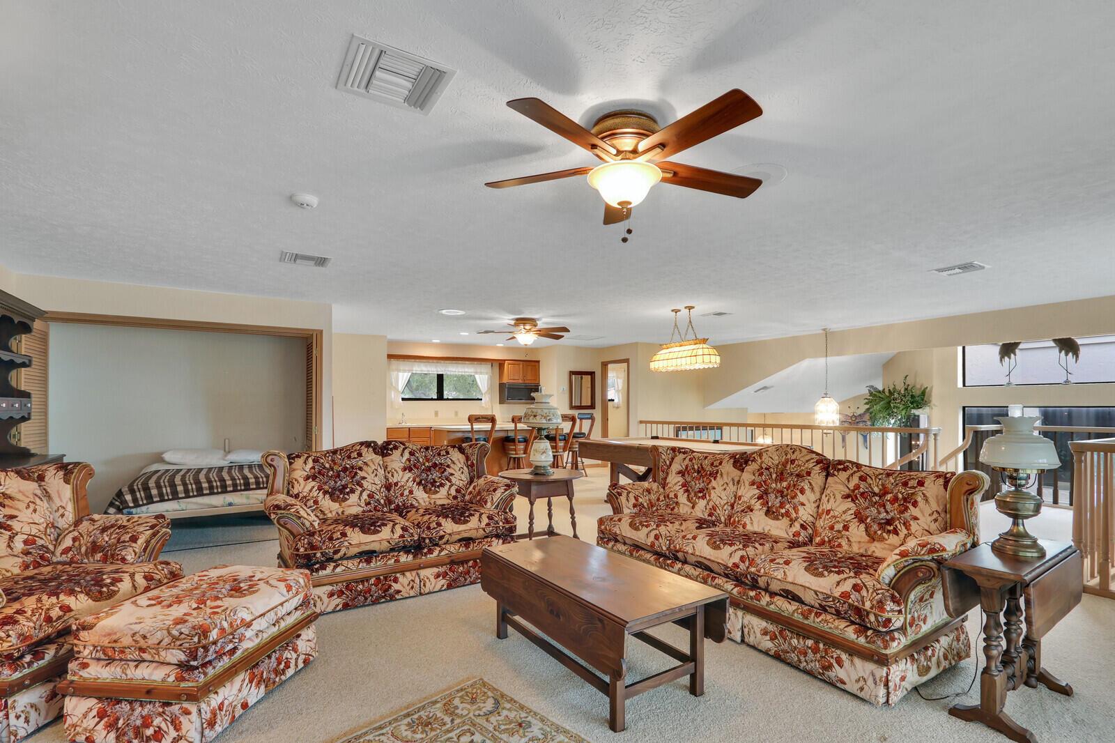 5528 SW Anhinga Avenue