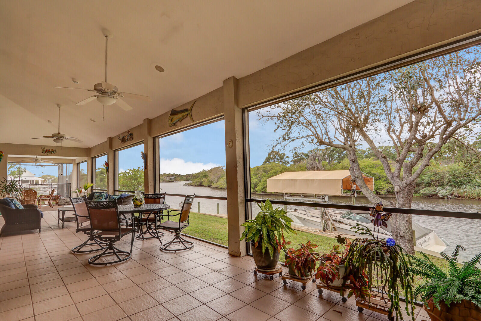 5528 SW Anhinga Avenue