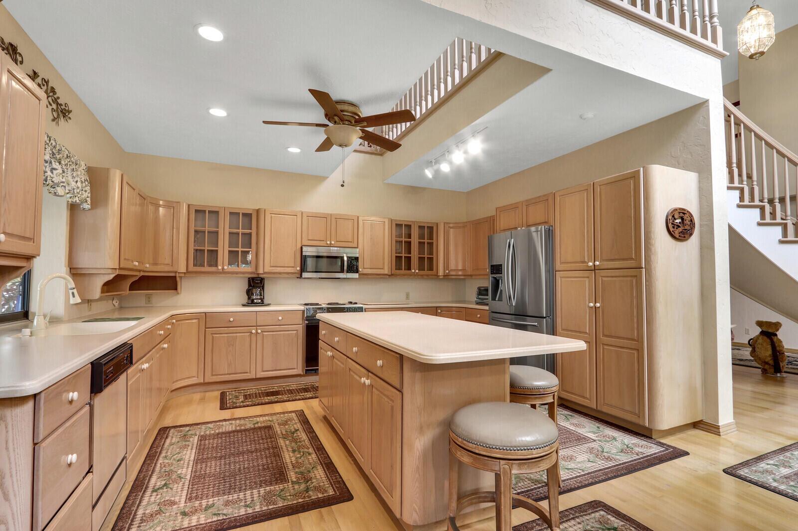 5528 SW Anhinga Avenue