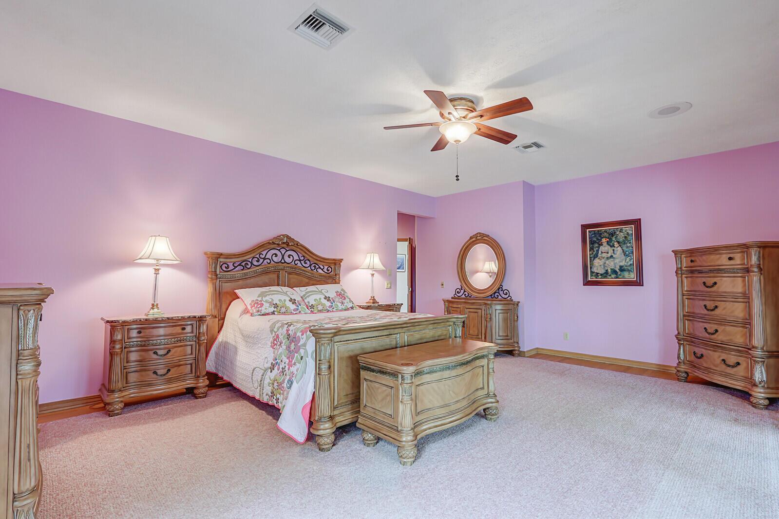 5528 SW Anhinga Avenue