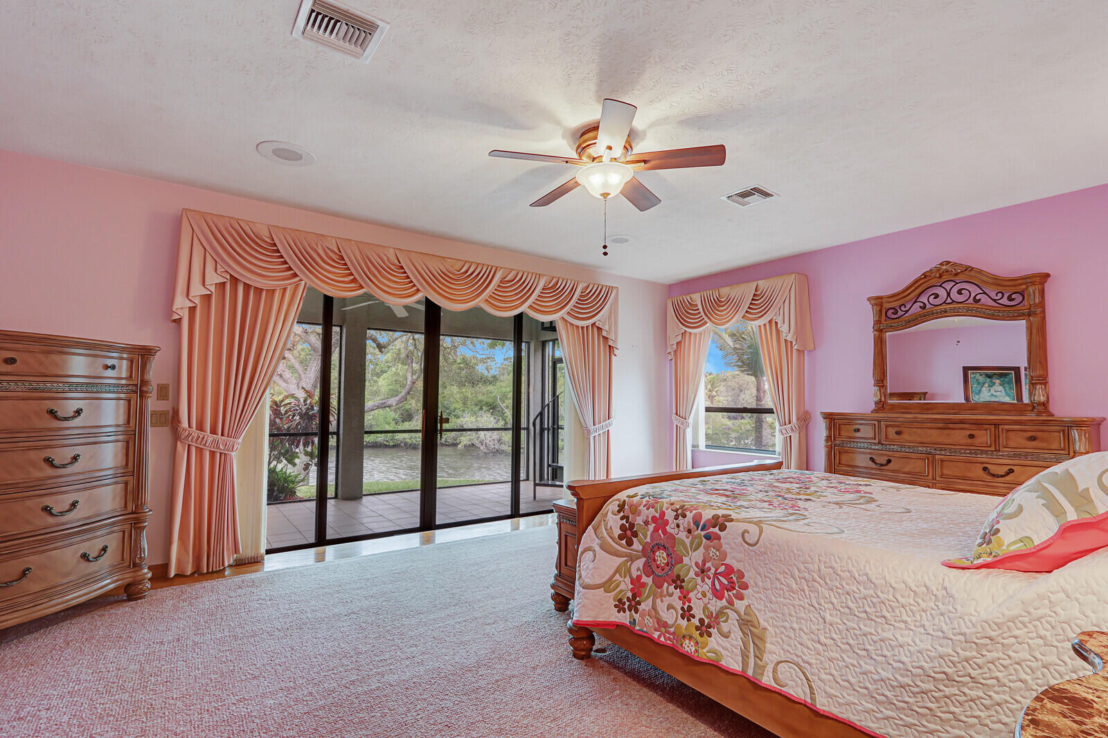 5528 SW Anhinga Avenue