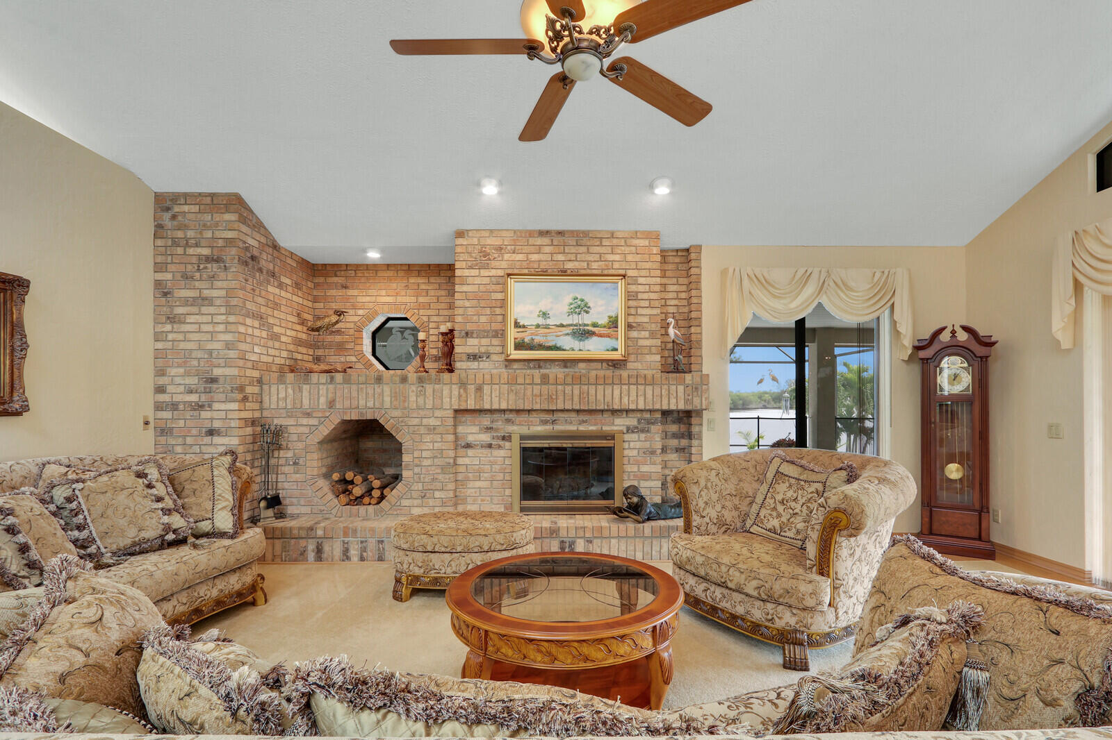 5528 SW Anhinga Avenue