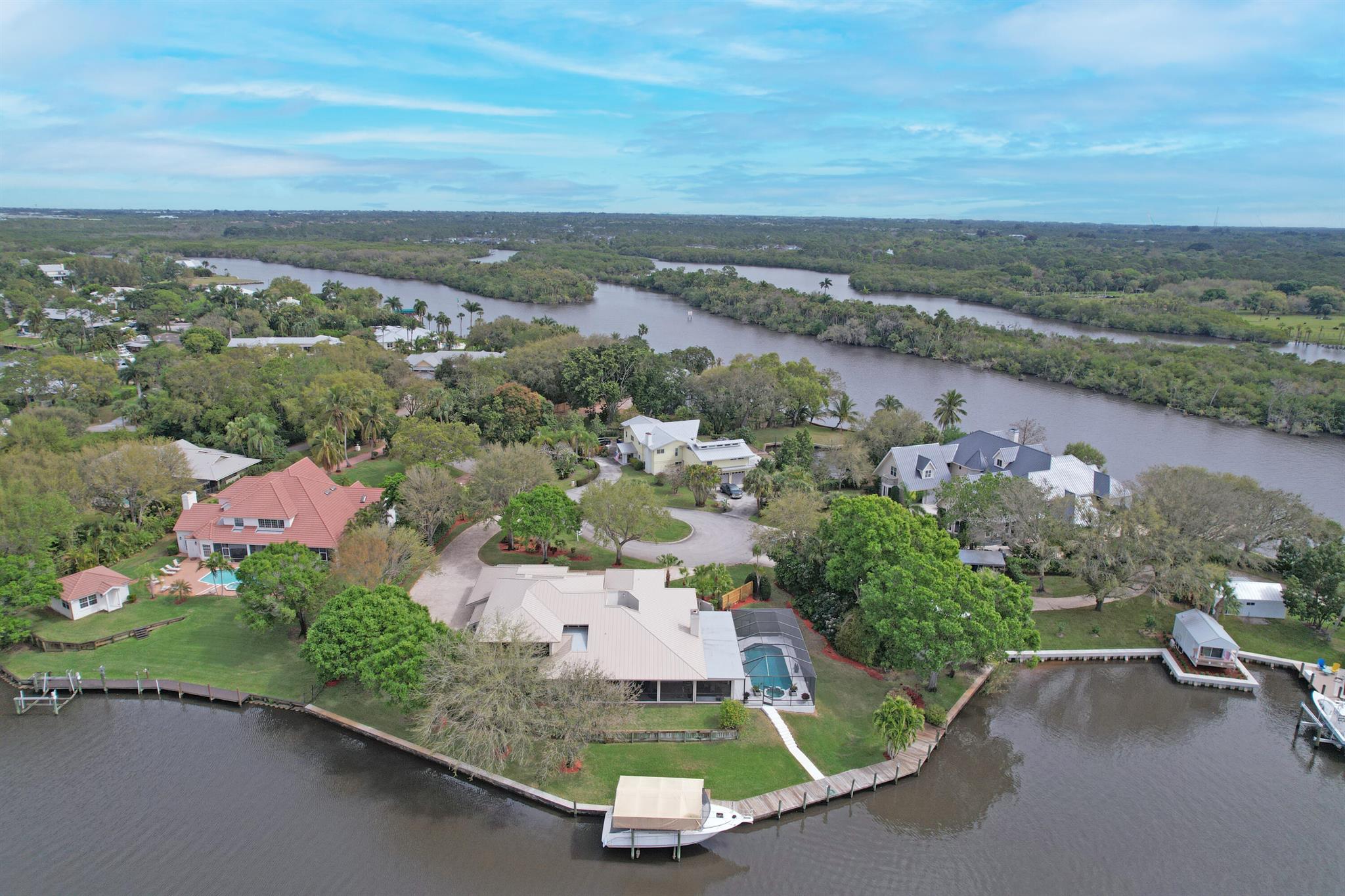 5528 SW Anhinga Avenue