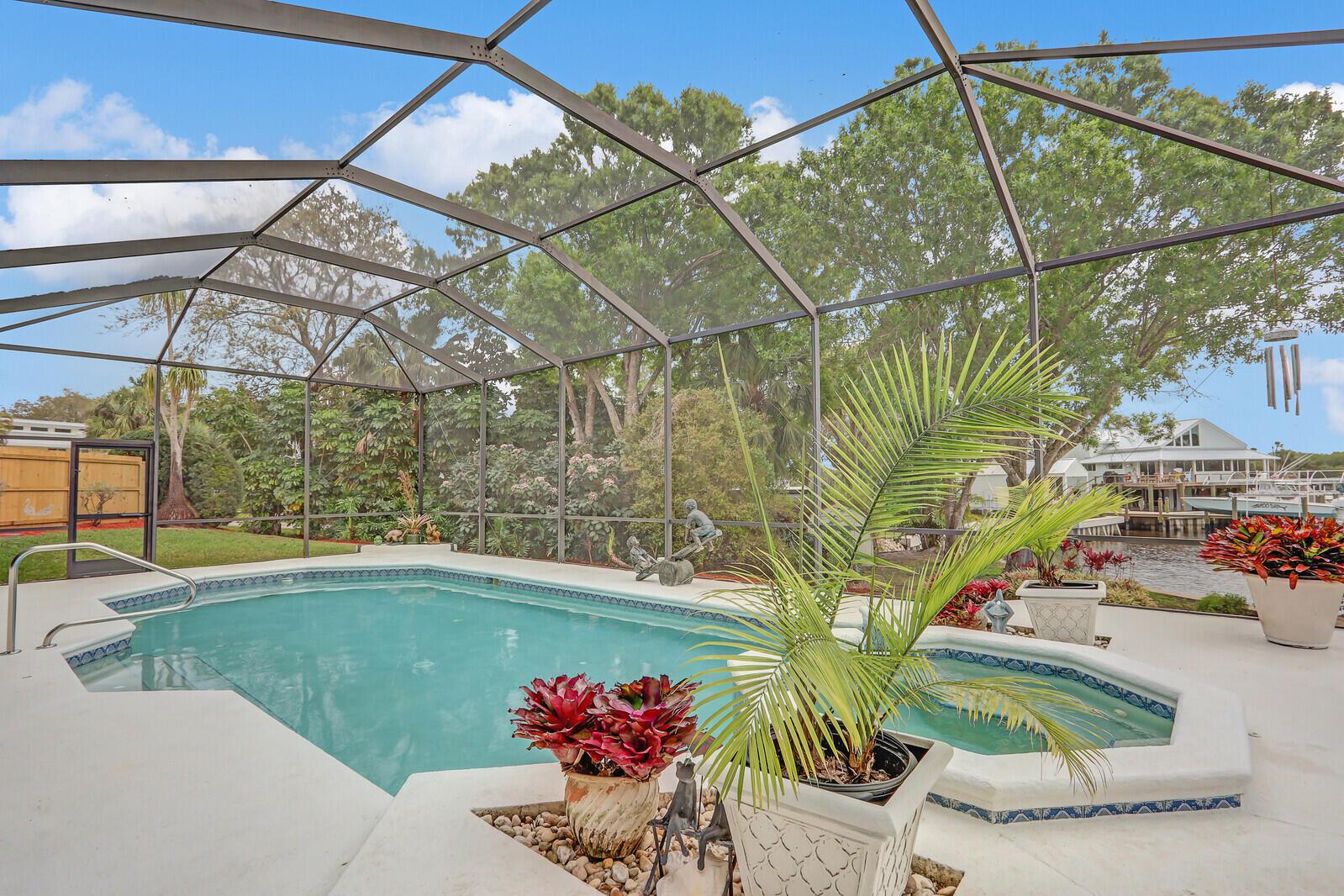 5528 SW Anhinga Avenue