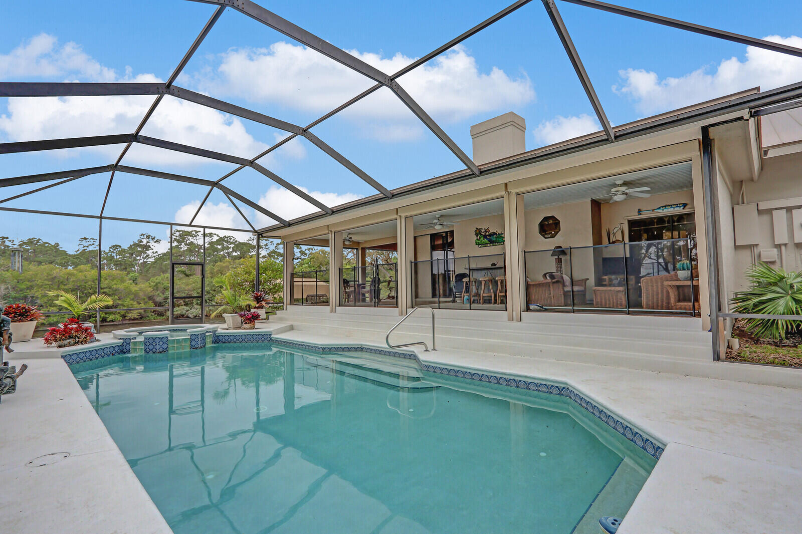 5528 SW Anhinga Avenue