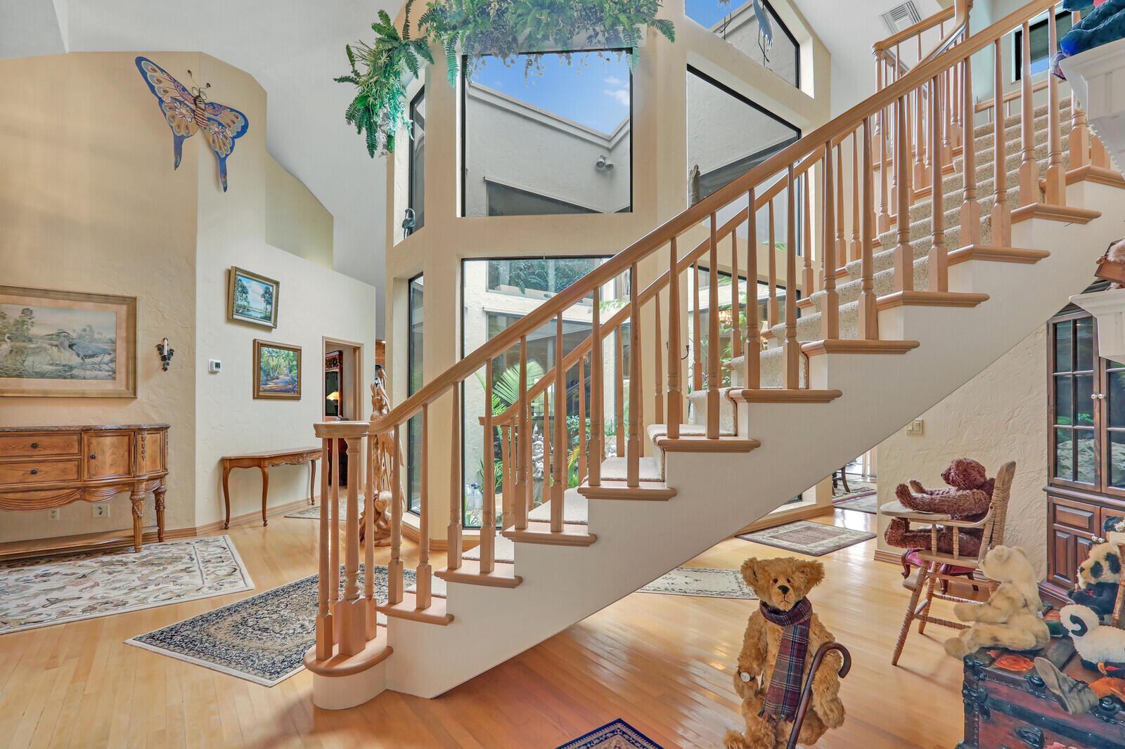 5528 SW Anhinga Avenue