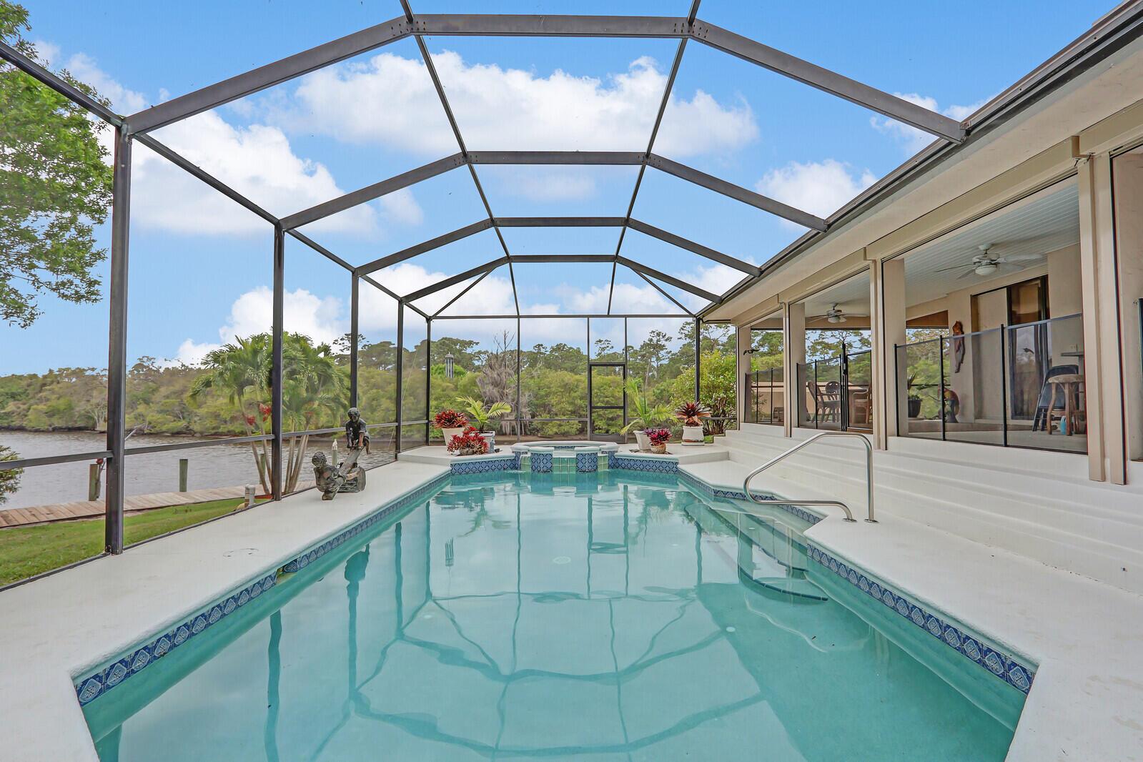 5528 SW Anhinga Avenue