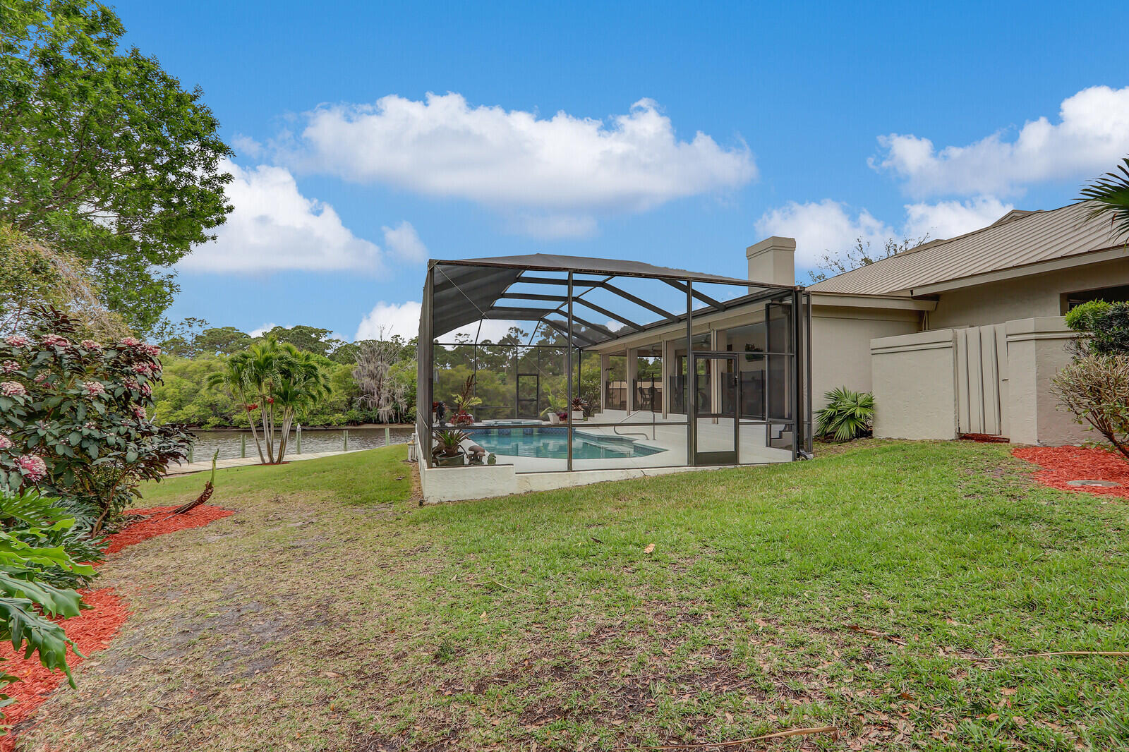 5528 SW Anhinga Avenue