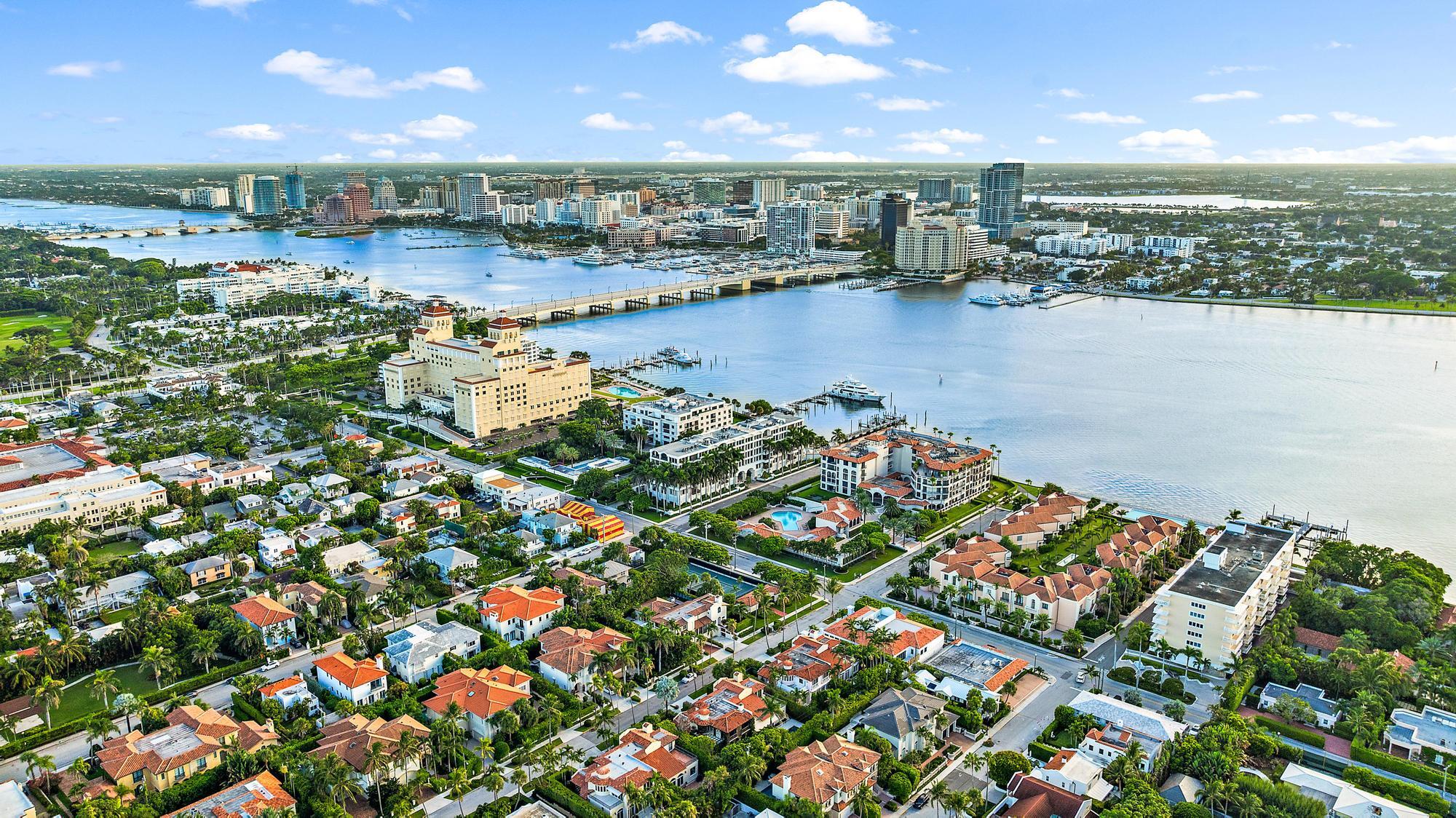 260 Everglade Avenue