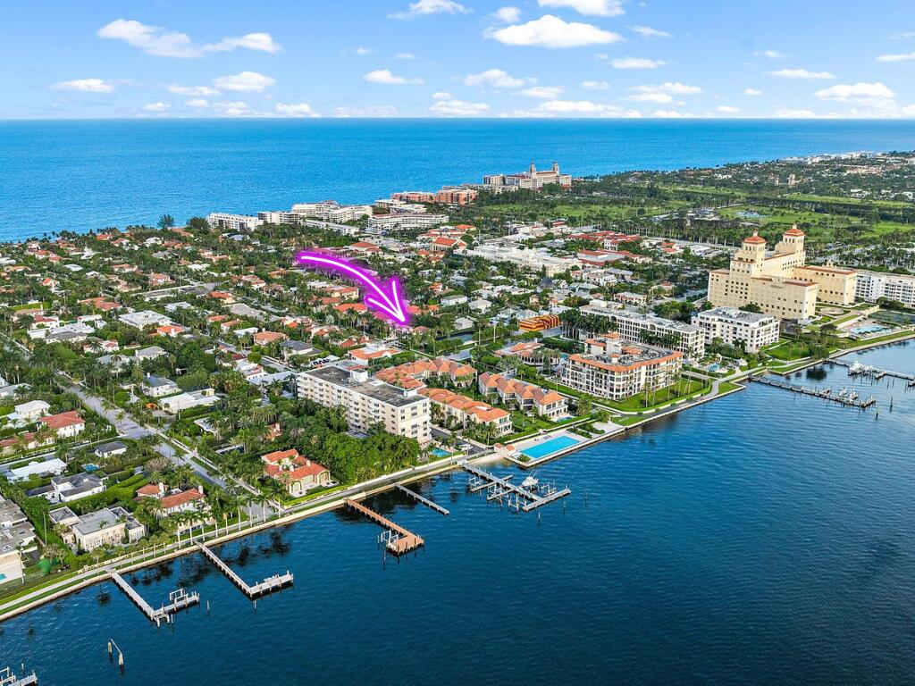 260 Everglade Avenue