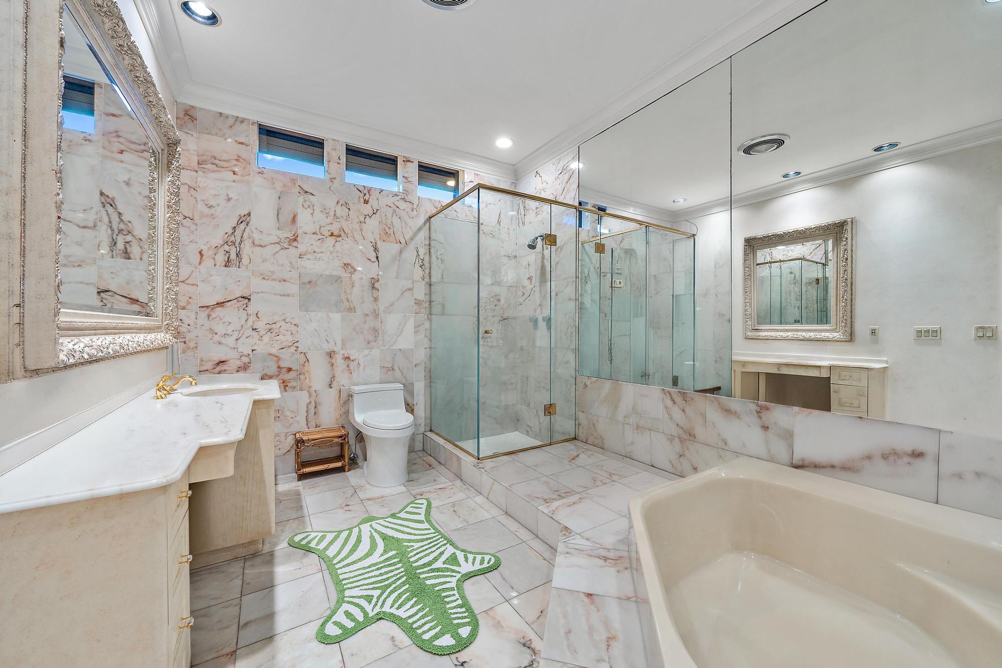 260 Everglade Avenue