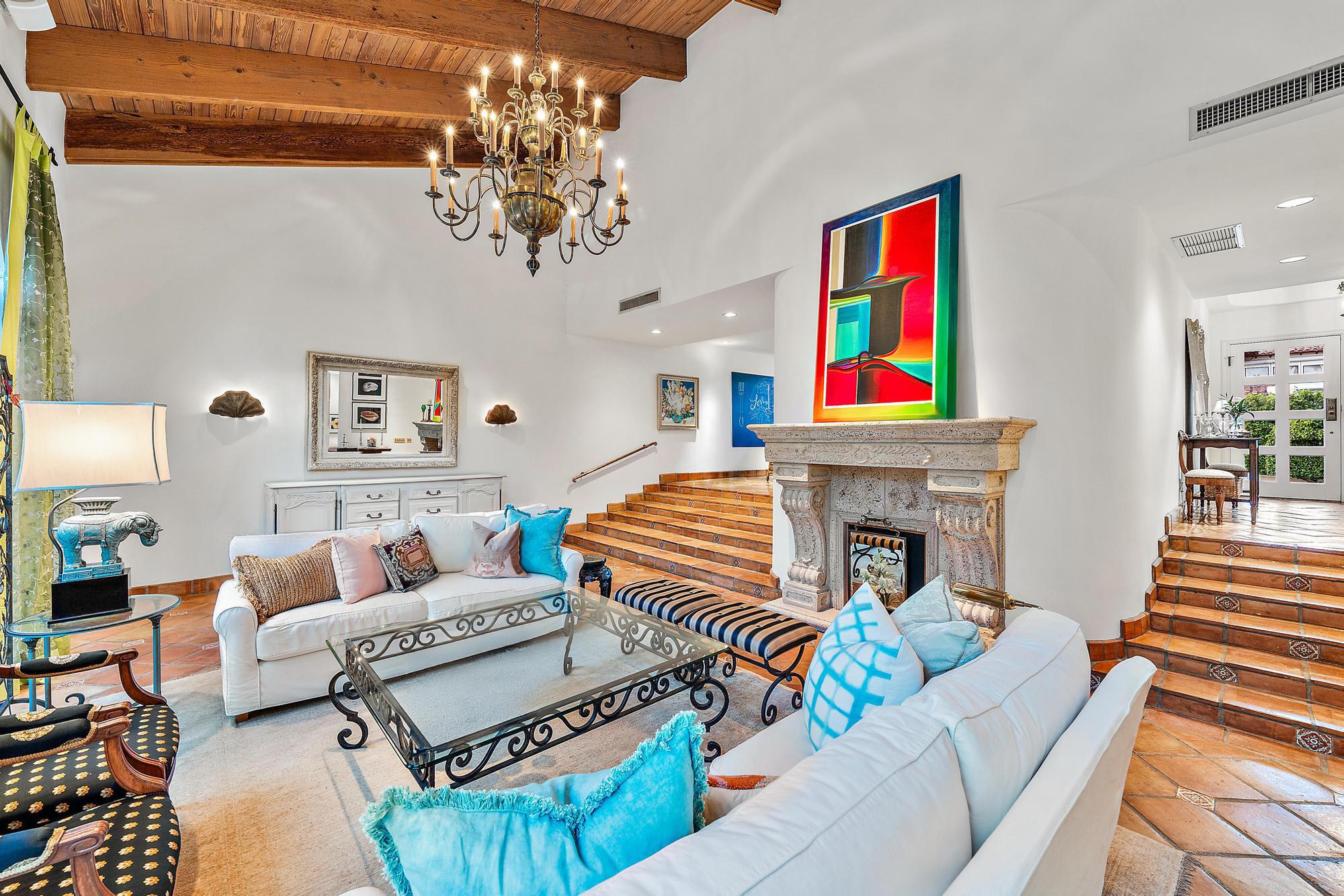 260 Everglade Avenue