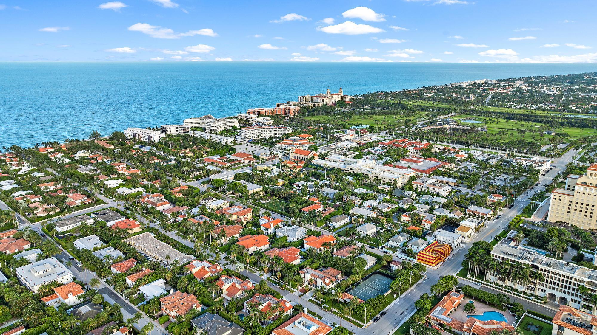 260 Everglade Avenue