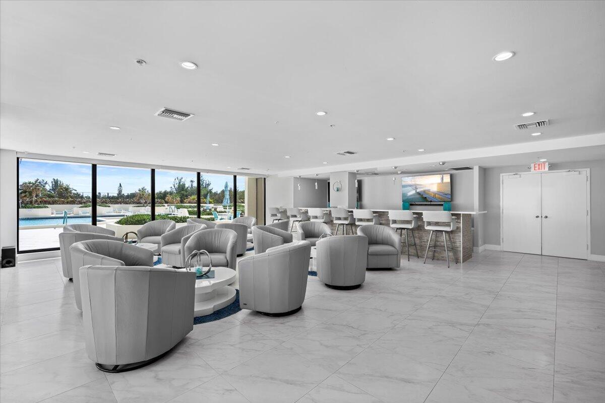 5280 SE N. Ocean Drive 8e