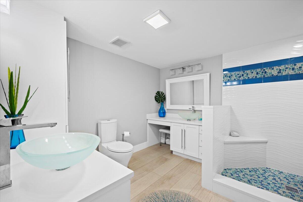 5280 SE N. Ocean Drive 8e