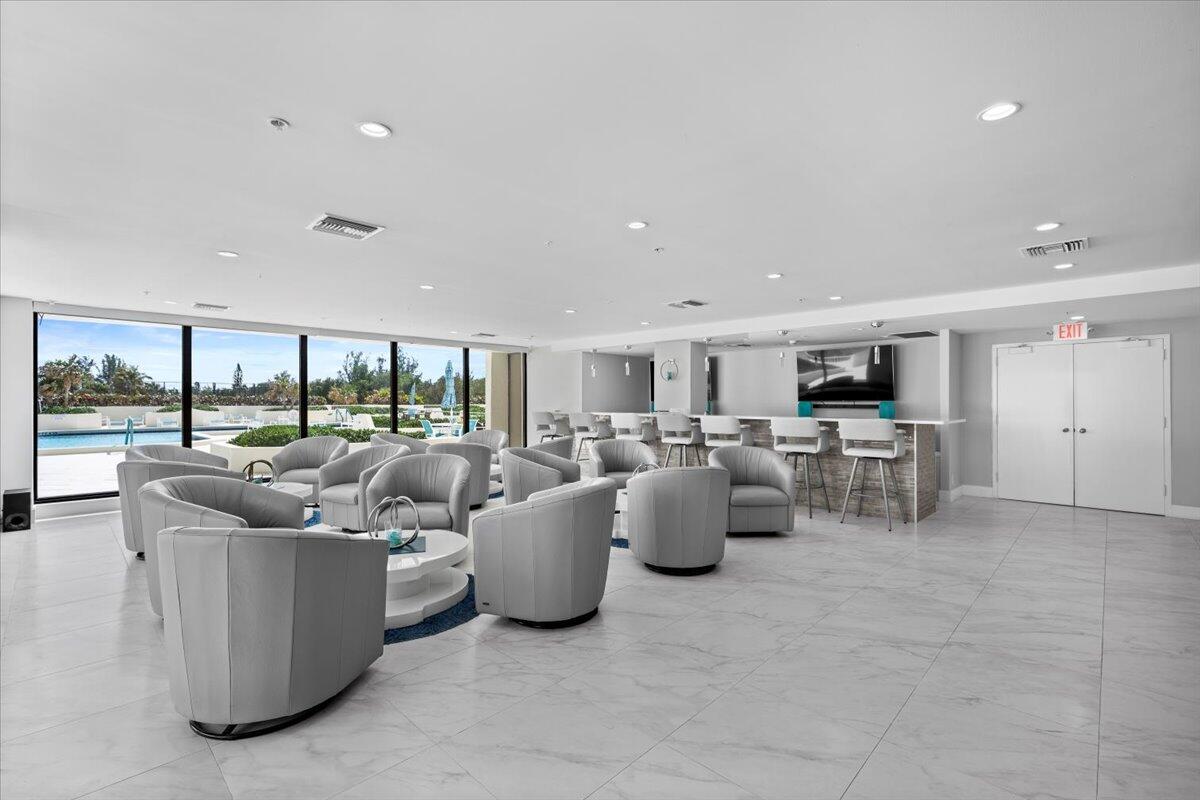 5280 SE N. Ocean Drive 8e