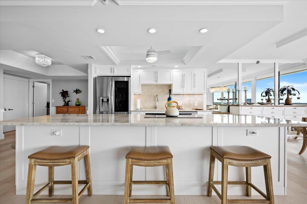 5280 SE N. Ocean Drive 8e