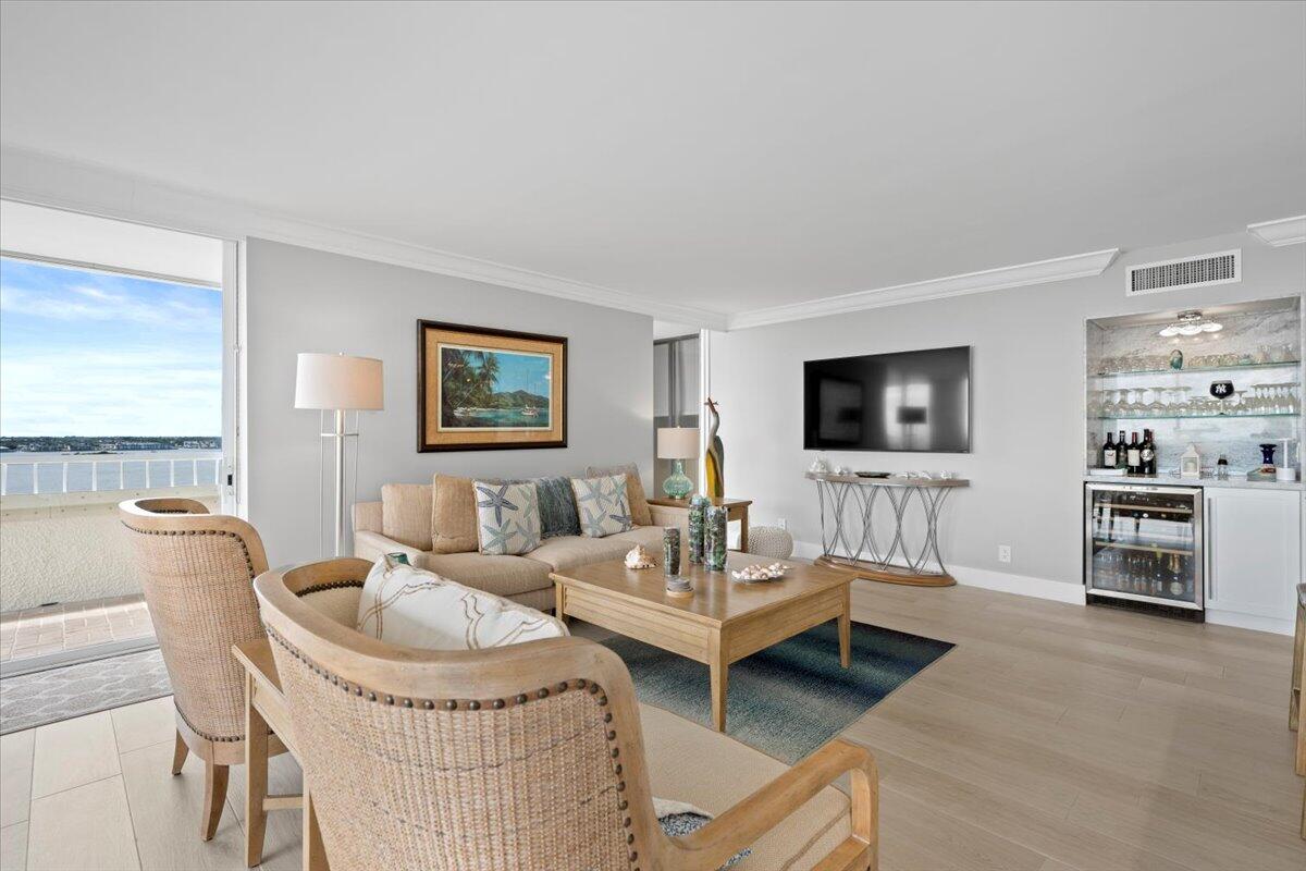 5280 SE N. Ocean Drive 8e