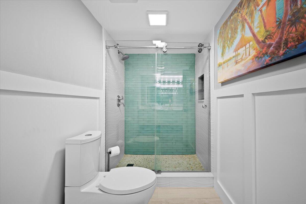 5280 SE N. Ocean Drive 8e