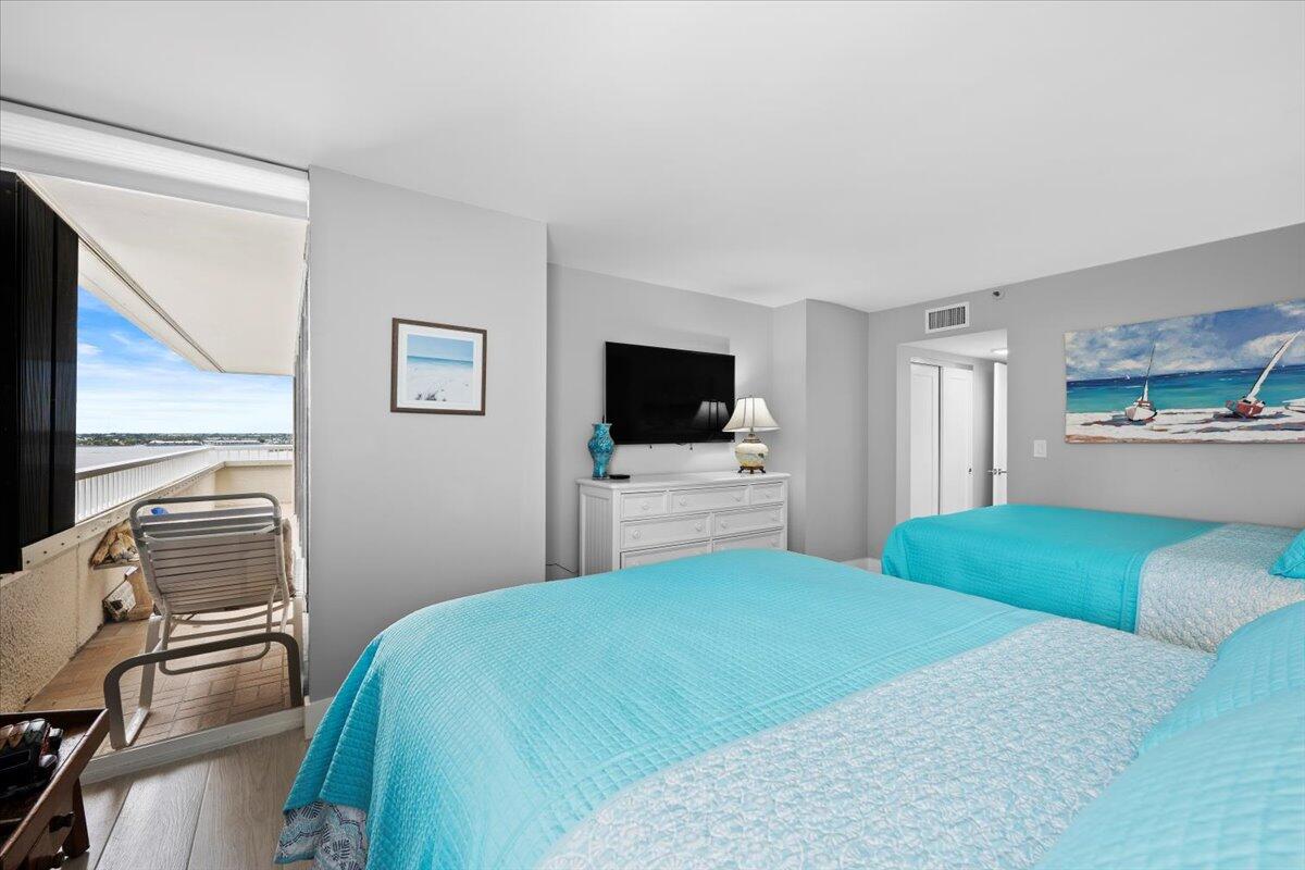 5280 SE N. Ocean Drive 8e