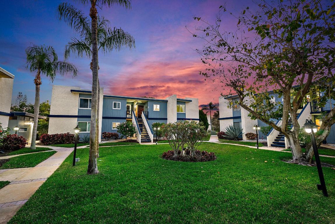 1561 NE 12th Terrace C-14