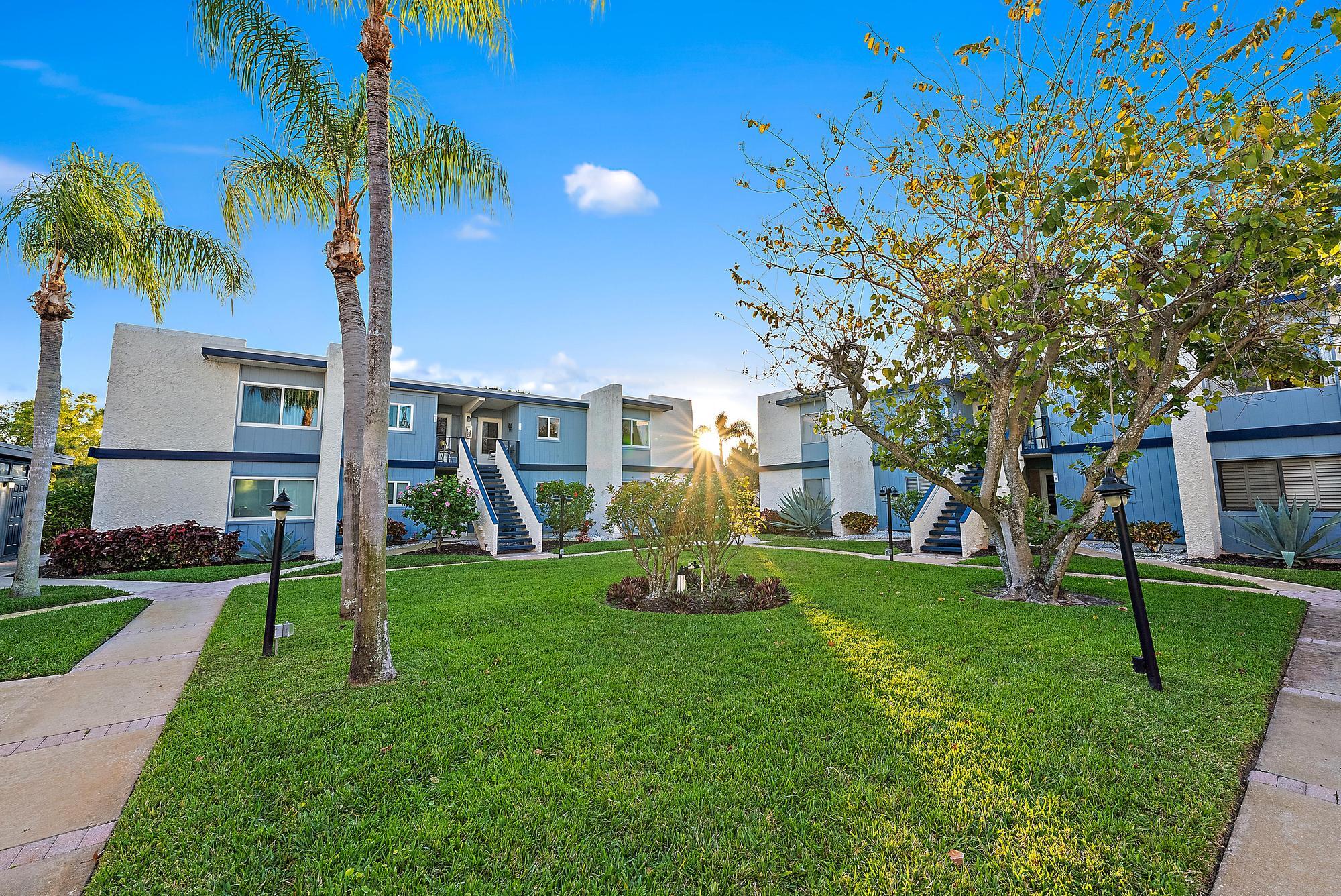 1561 NE 12th Terrace C-14
