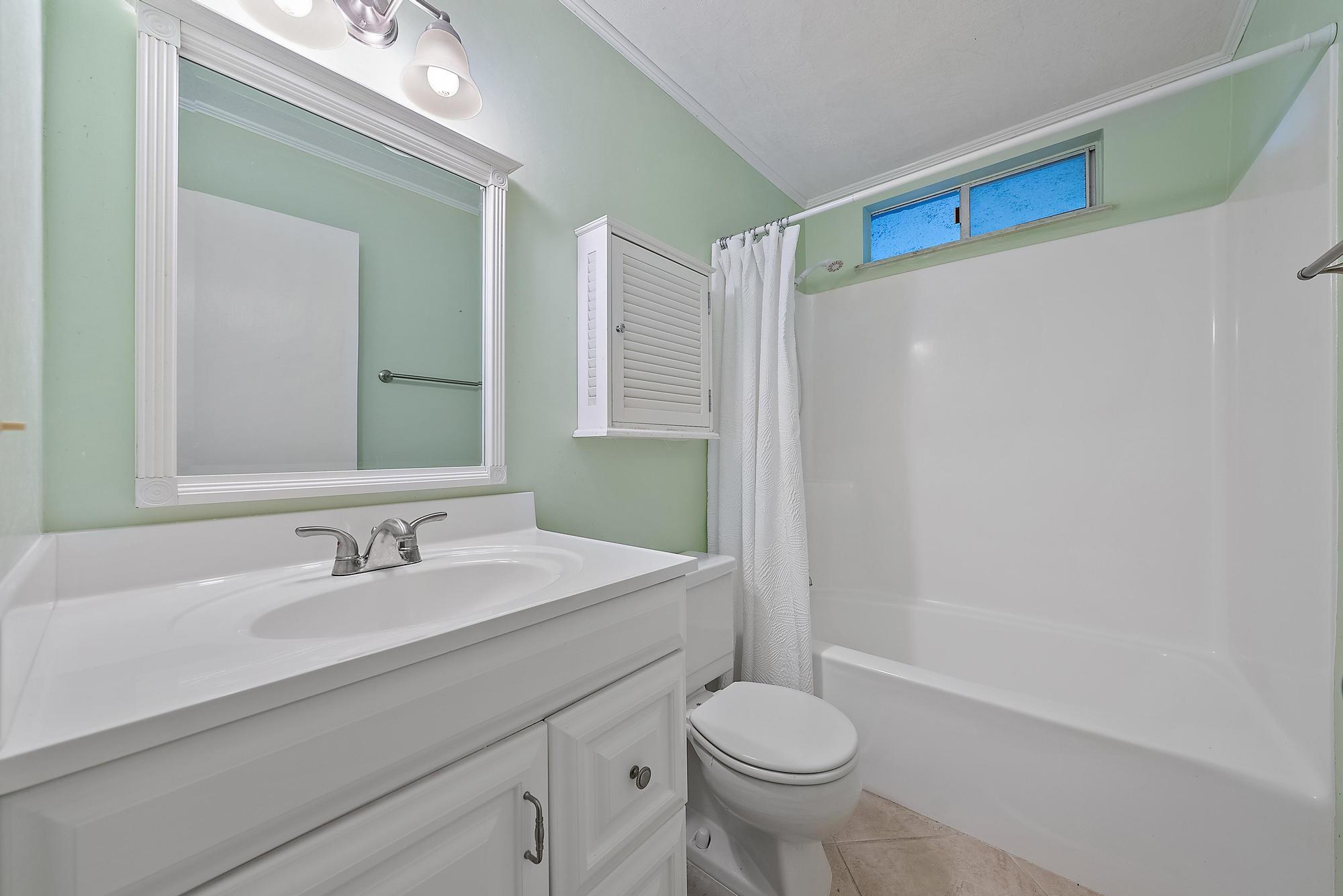 1561 NE 12th Terrace C-14
