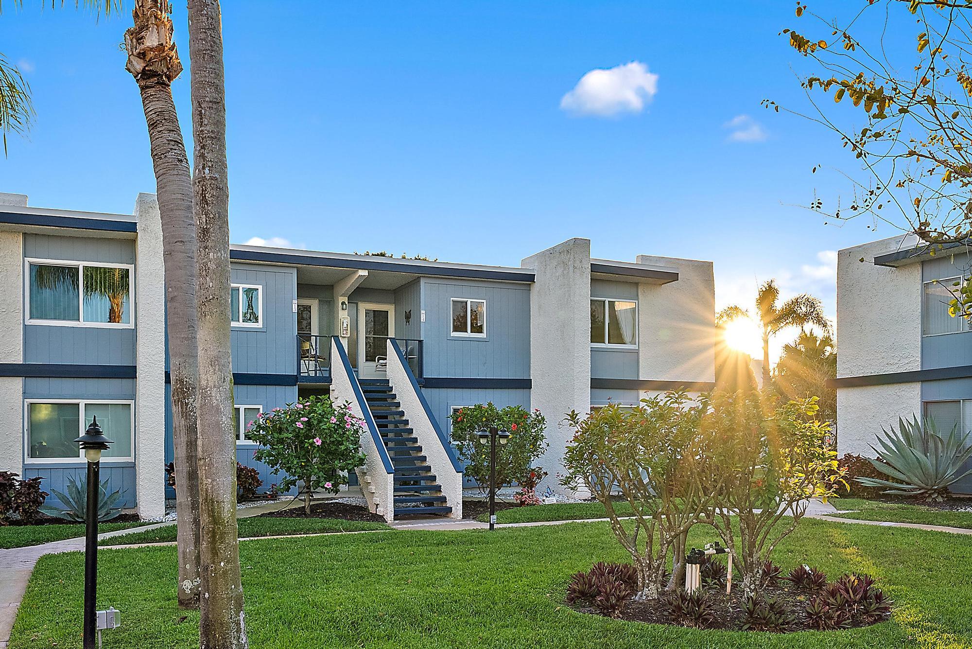 1561 NE 12th Terrace C-14