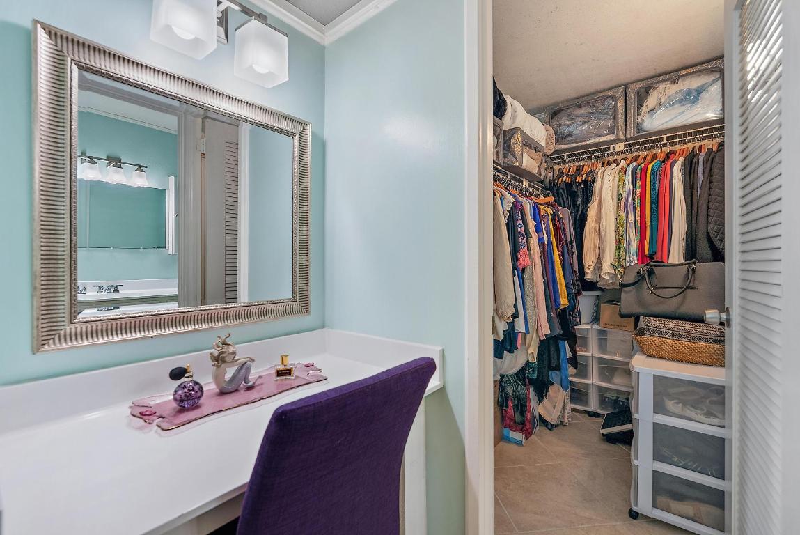 1561 NE 12th Terrace C-14