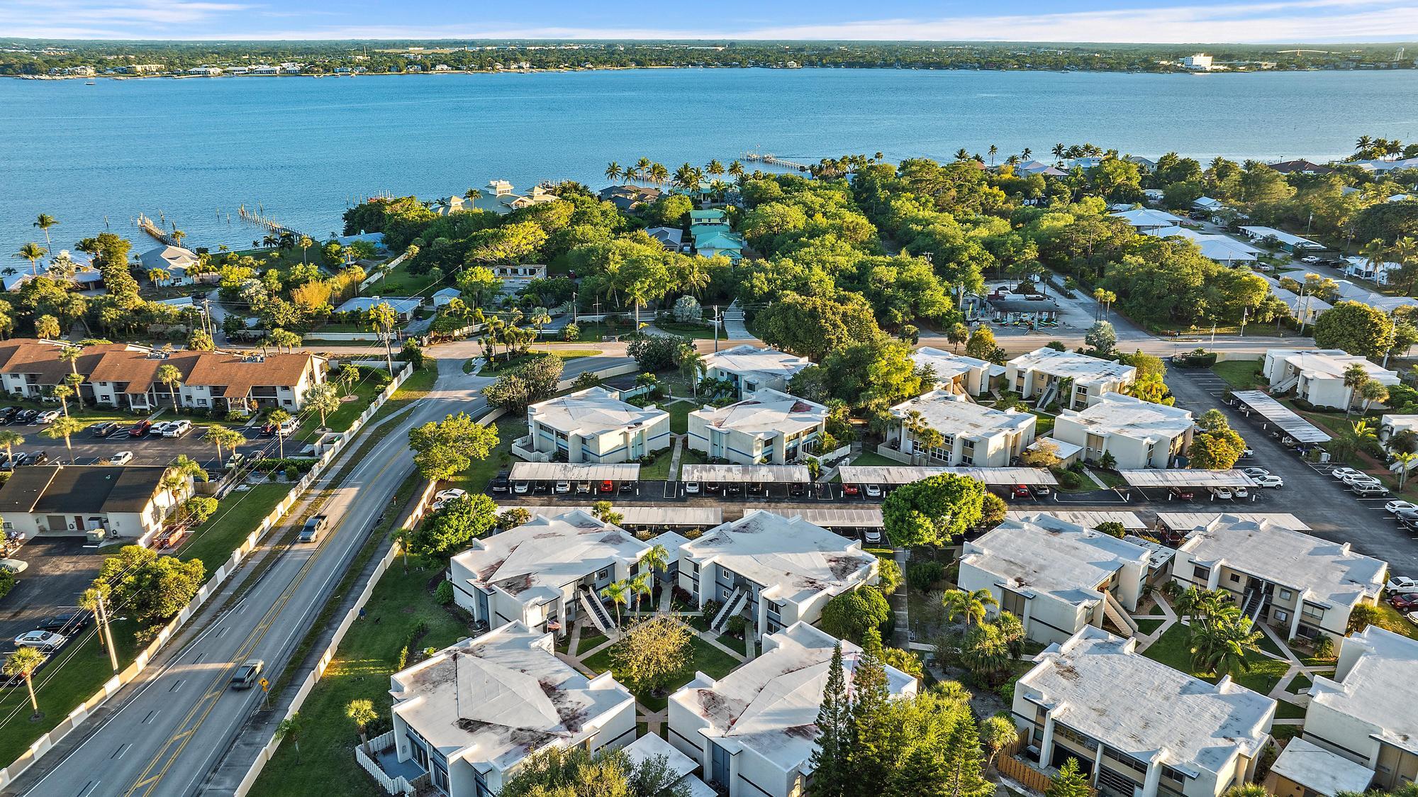 1561 NE 12th Terrace C-14