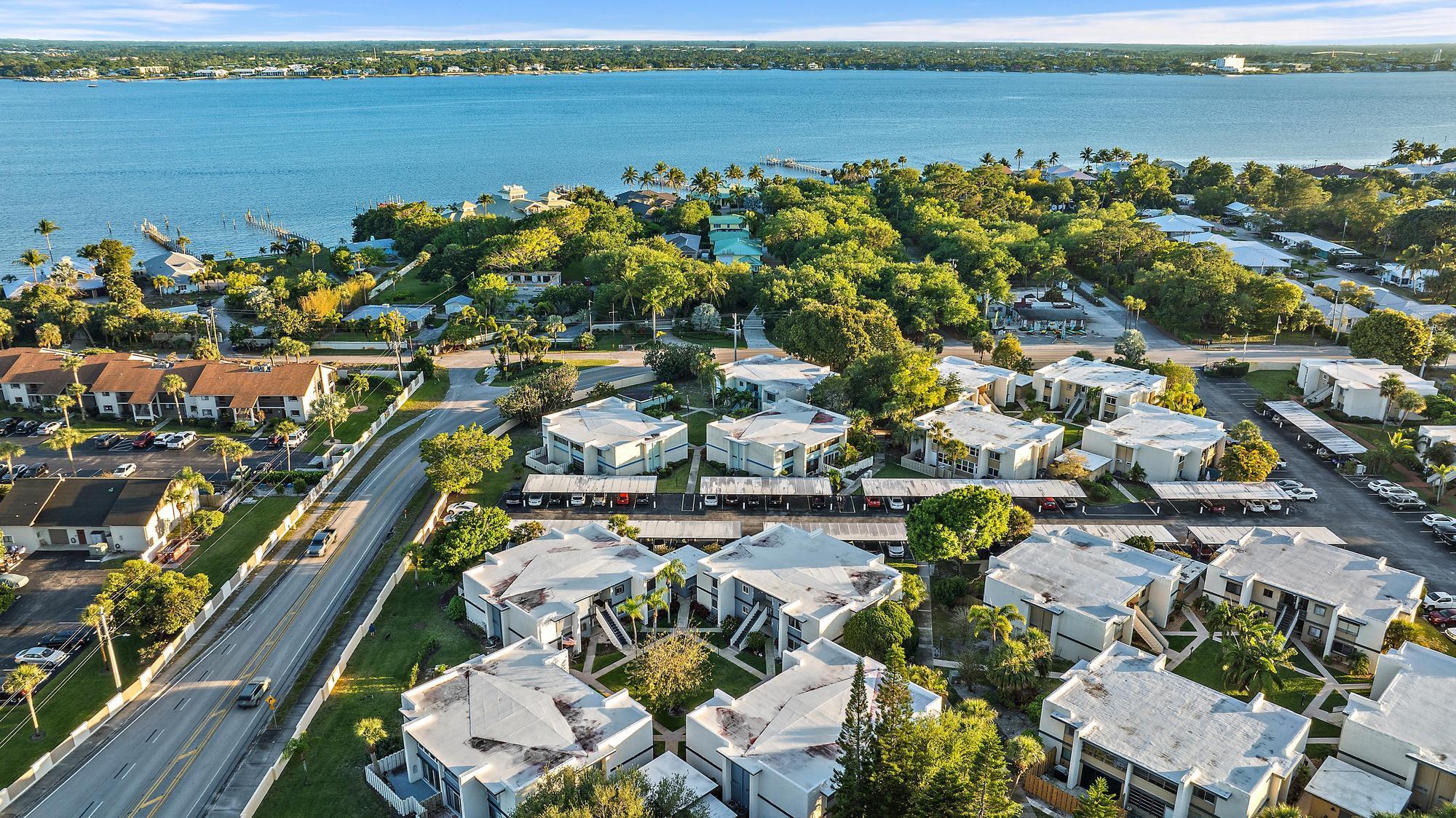 1561 NE 12th Terrace C-14