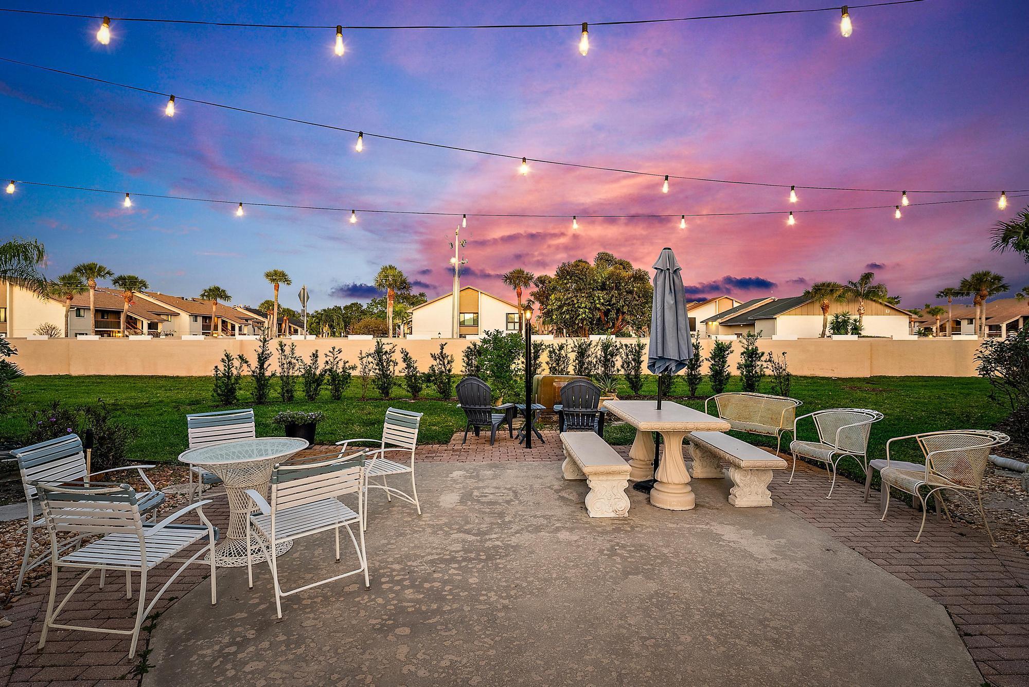 1561 NE 12th Terrace C-14