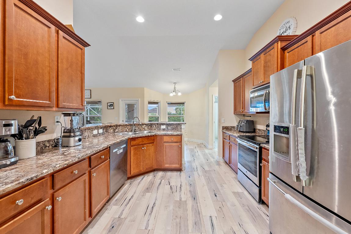 1433 SW Edinburgh Drive