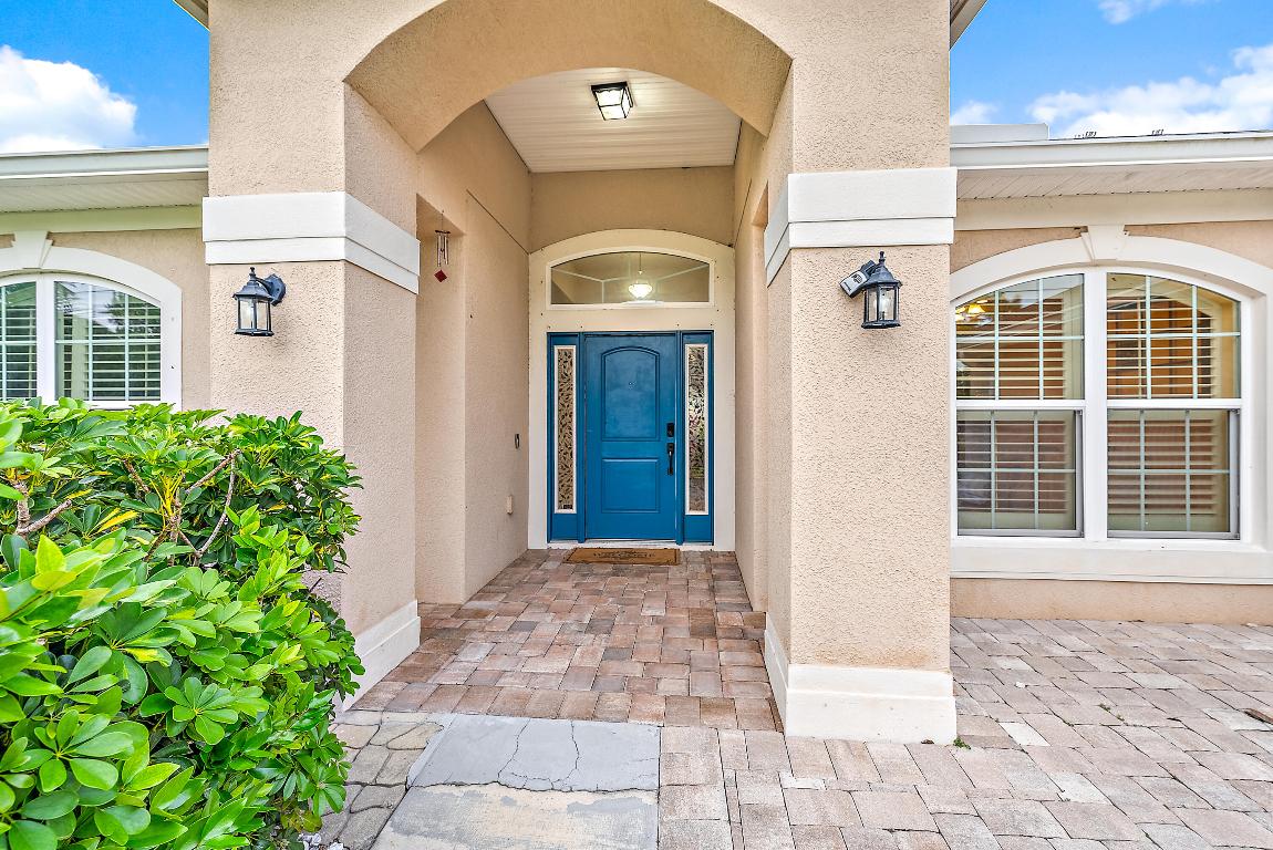 1433 SW Edinburgh Drive