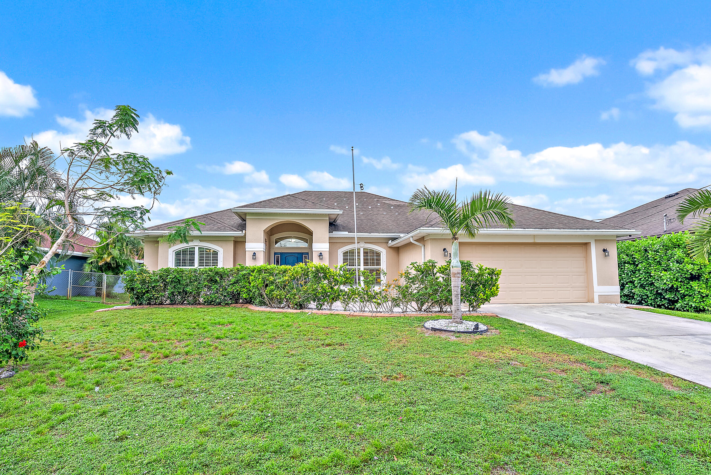 1433 SW Edinburgh Drive