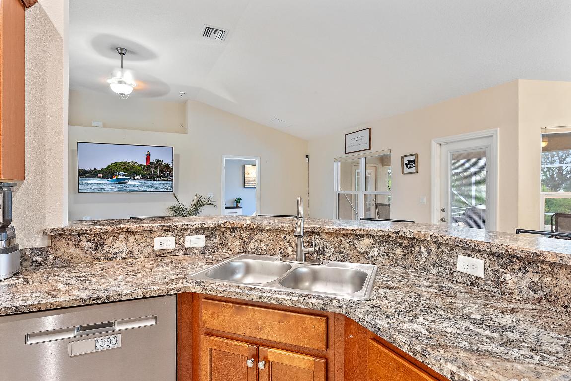 1433 SW Edinburgh Drive