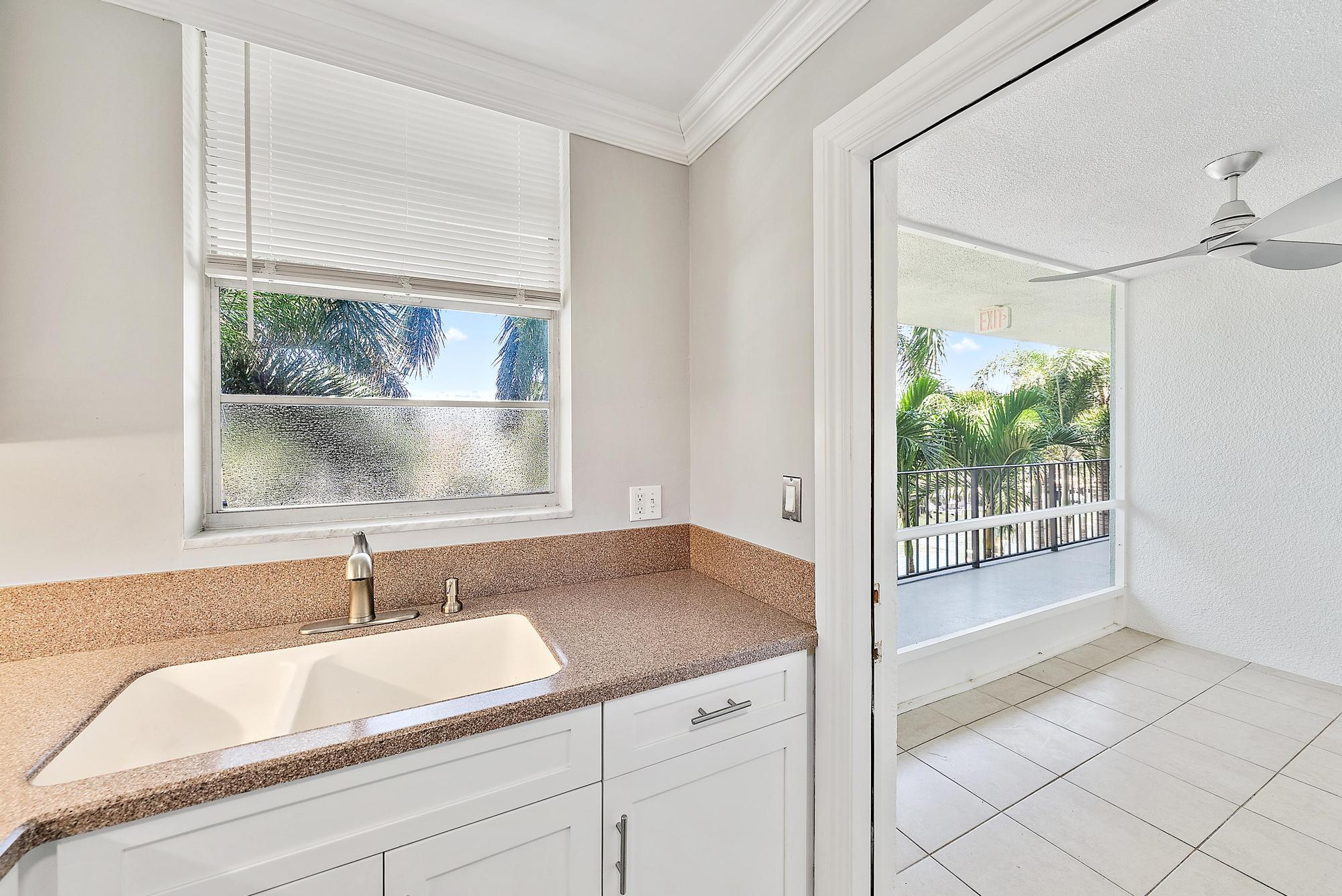 109 Paradise Harbour Boulevard 307