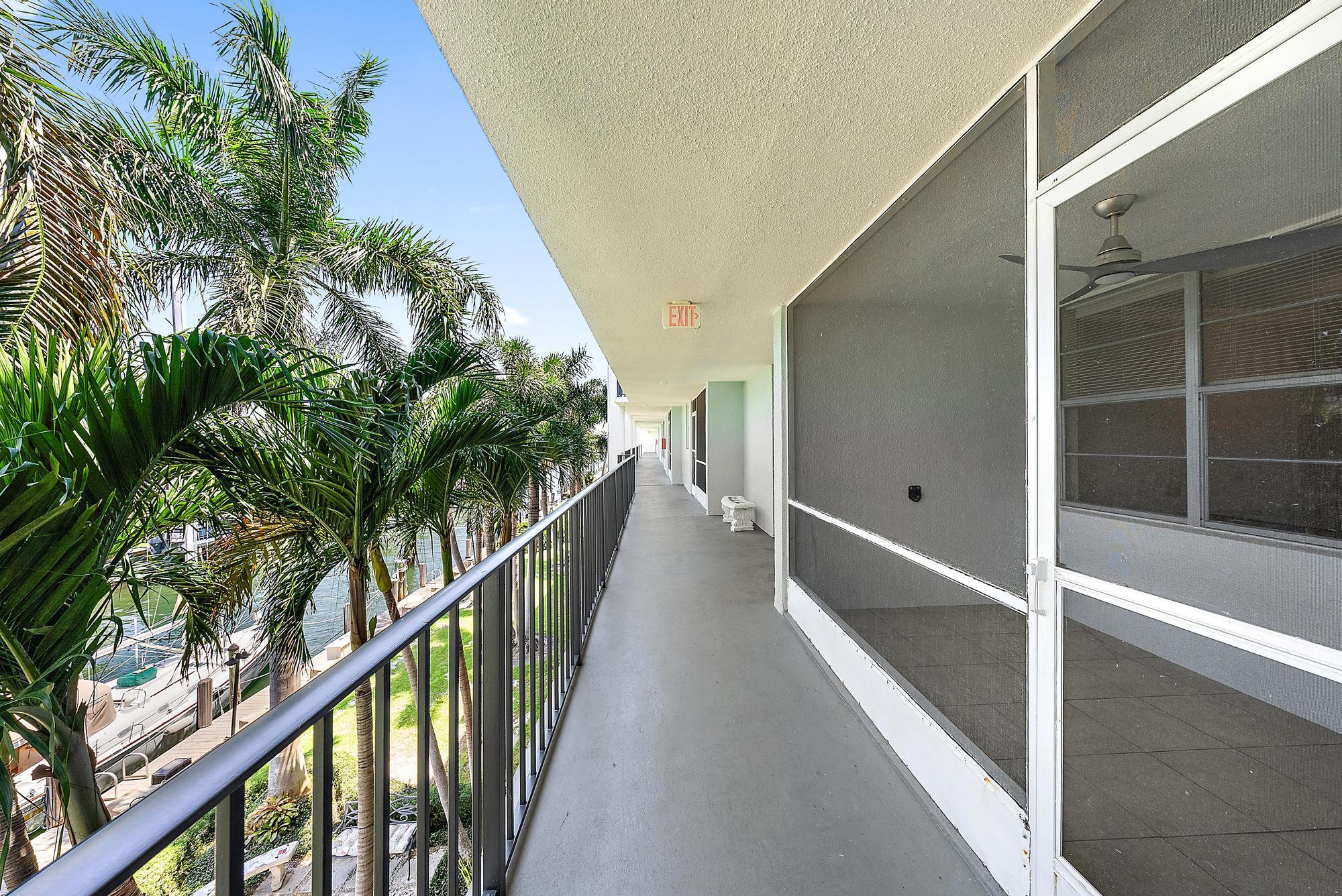 109 Paradise Harbour Boulevard 307