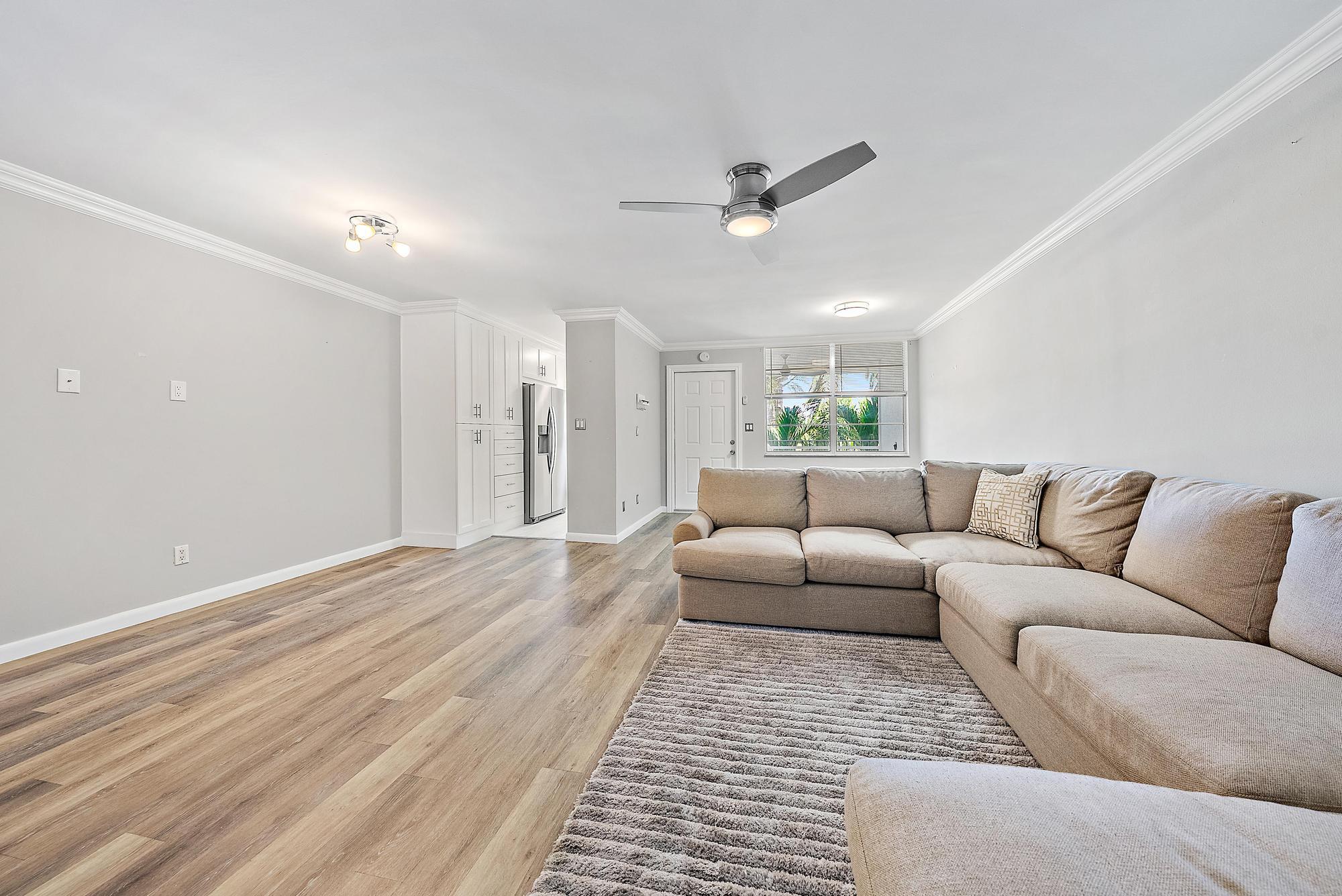 109 Paradise Harbour Boulevard 307