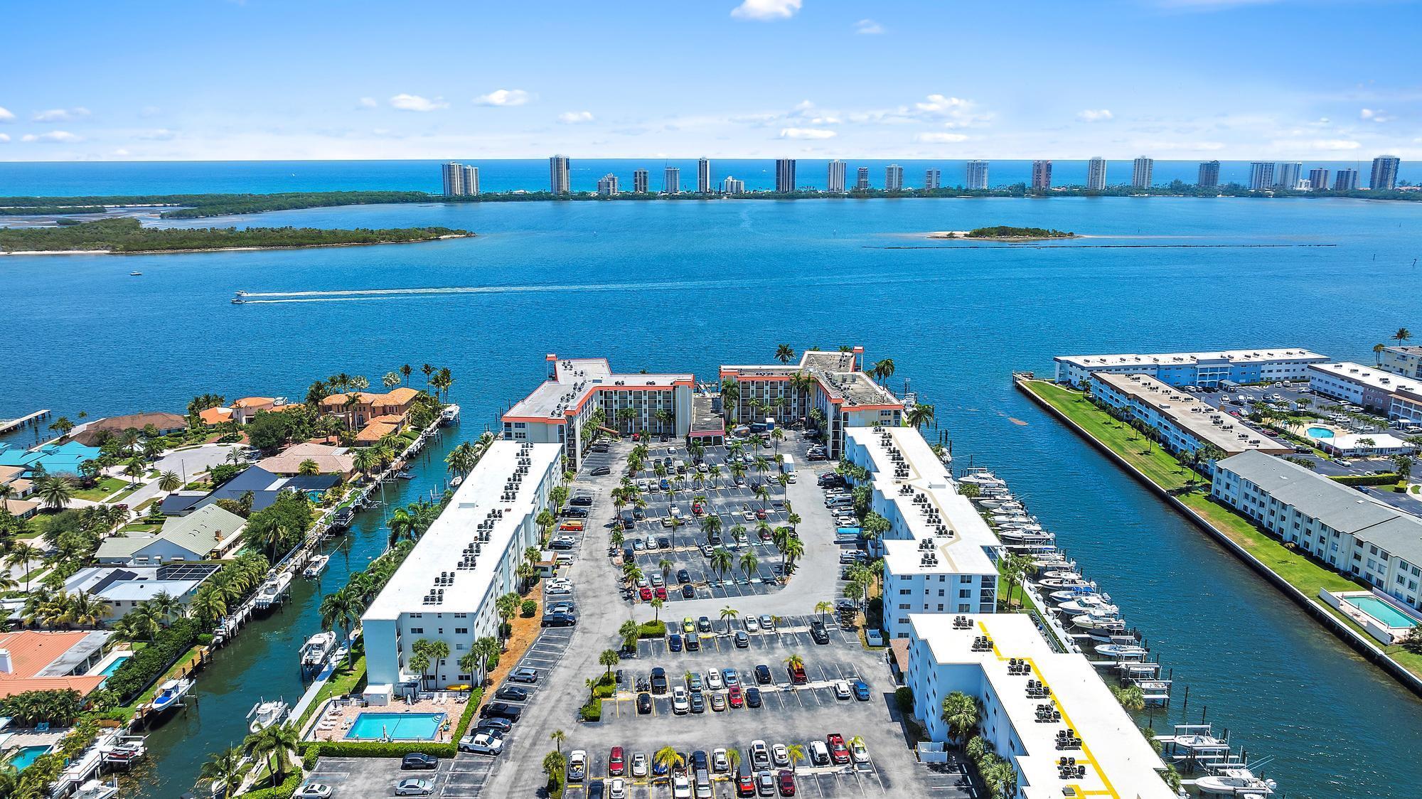 109 Paradise Harbour Boulevard 307