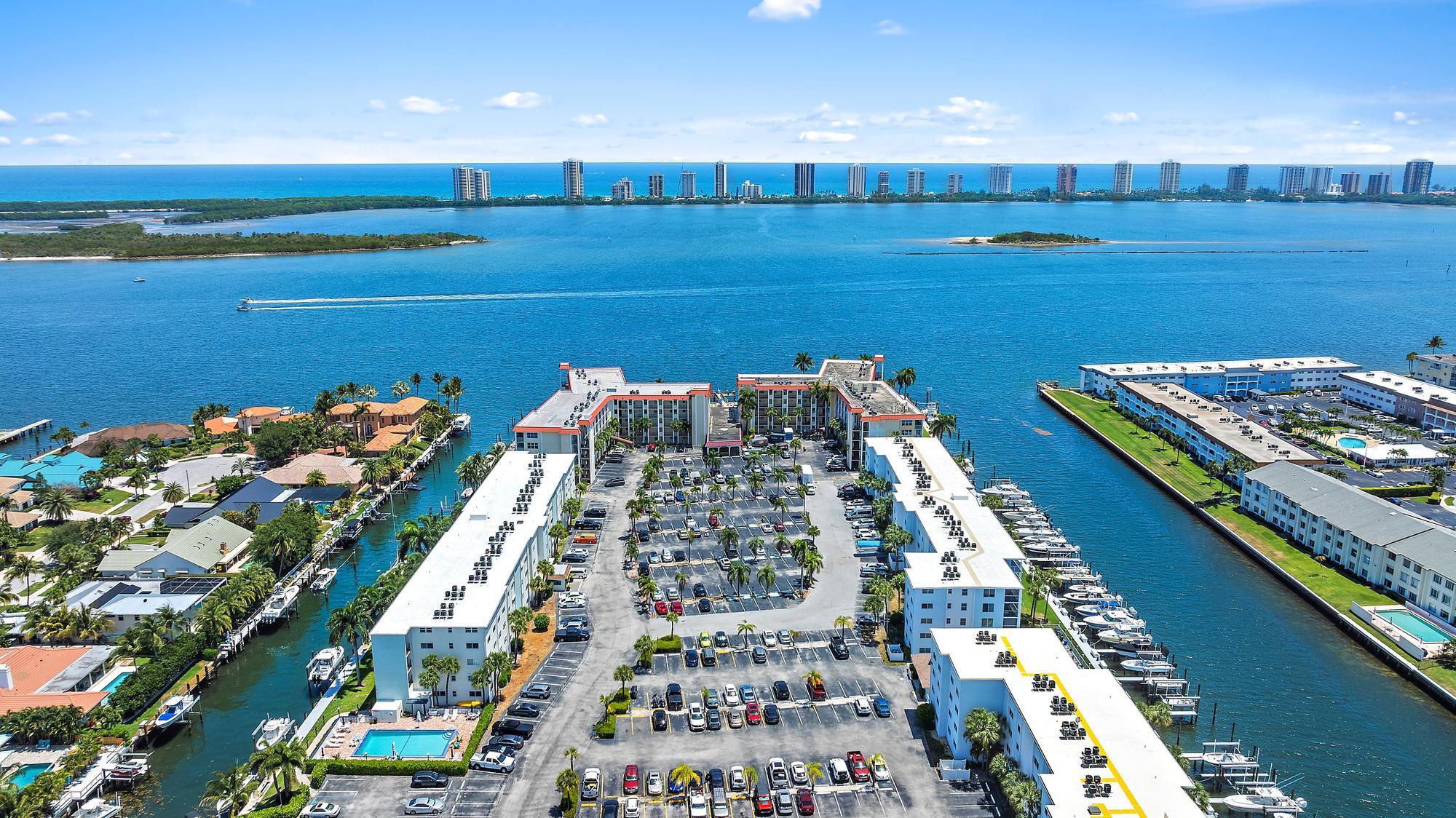 109 Paradise Harbour Boulevard 307